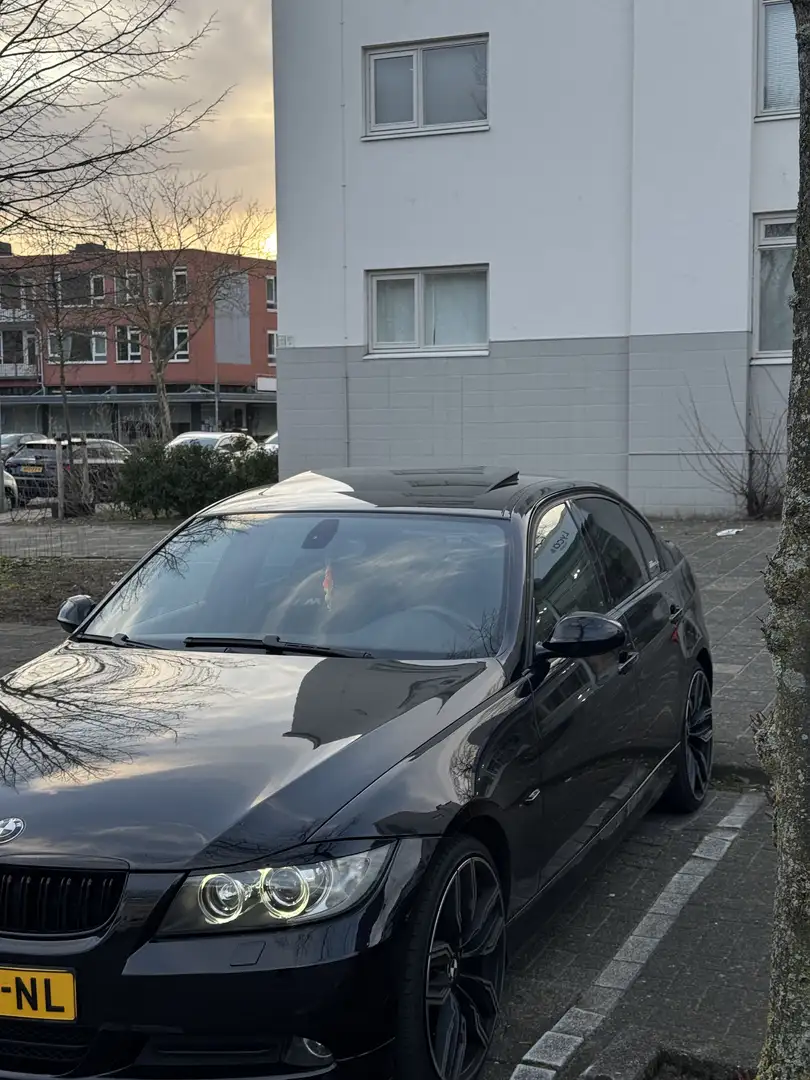 BMW 330 320i 3 DAGEN GELEDEN MOTOR VERVANGEN 80.000 KM Zwart - 1