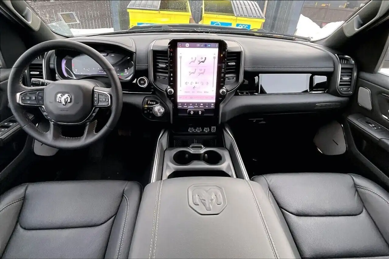 RAM 1500 снимка RAM 1500