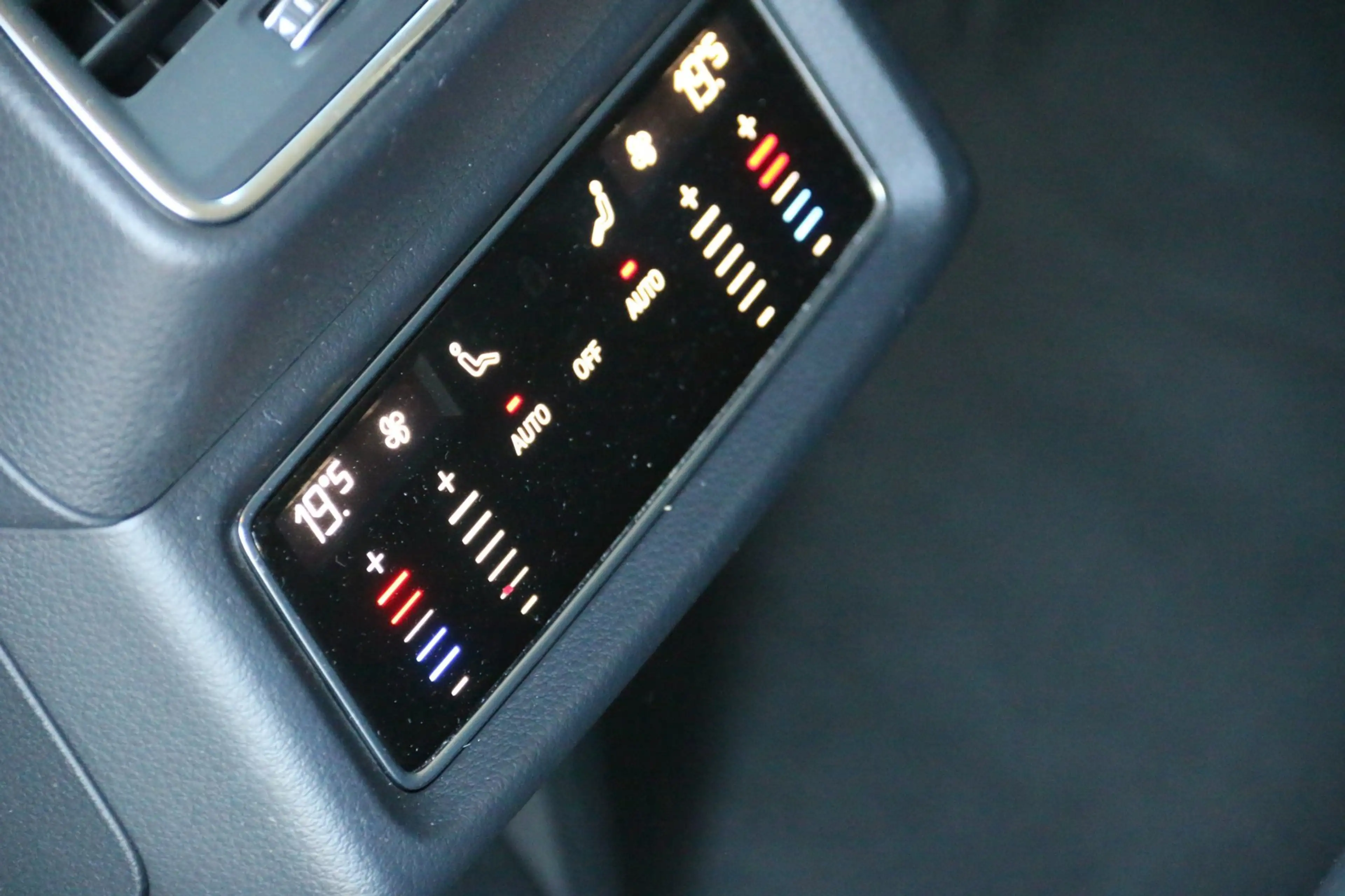Audi e-tron E-tron 50 quattro Launch edition 71 kWh SOH 93,6% — photo 19
