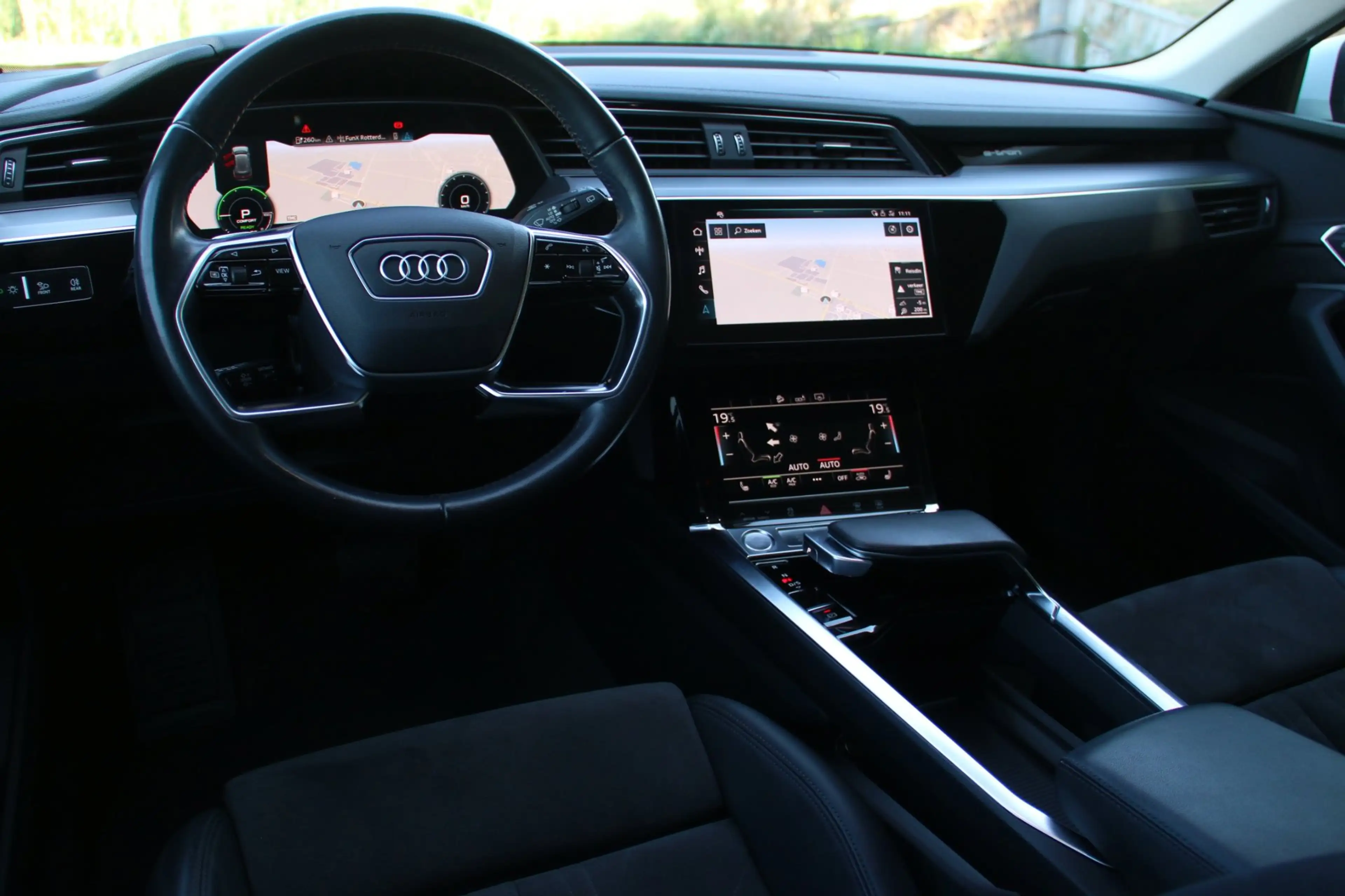Audi e-tron E-tron 50 quattro Launch edition 71 kWh SOH 93,6% — photo 9