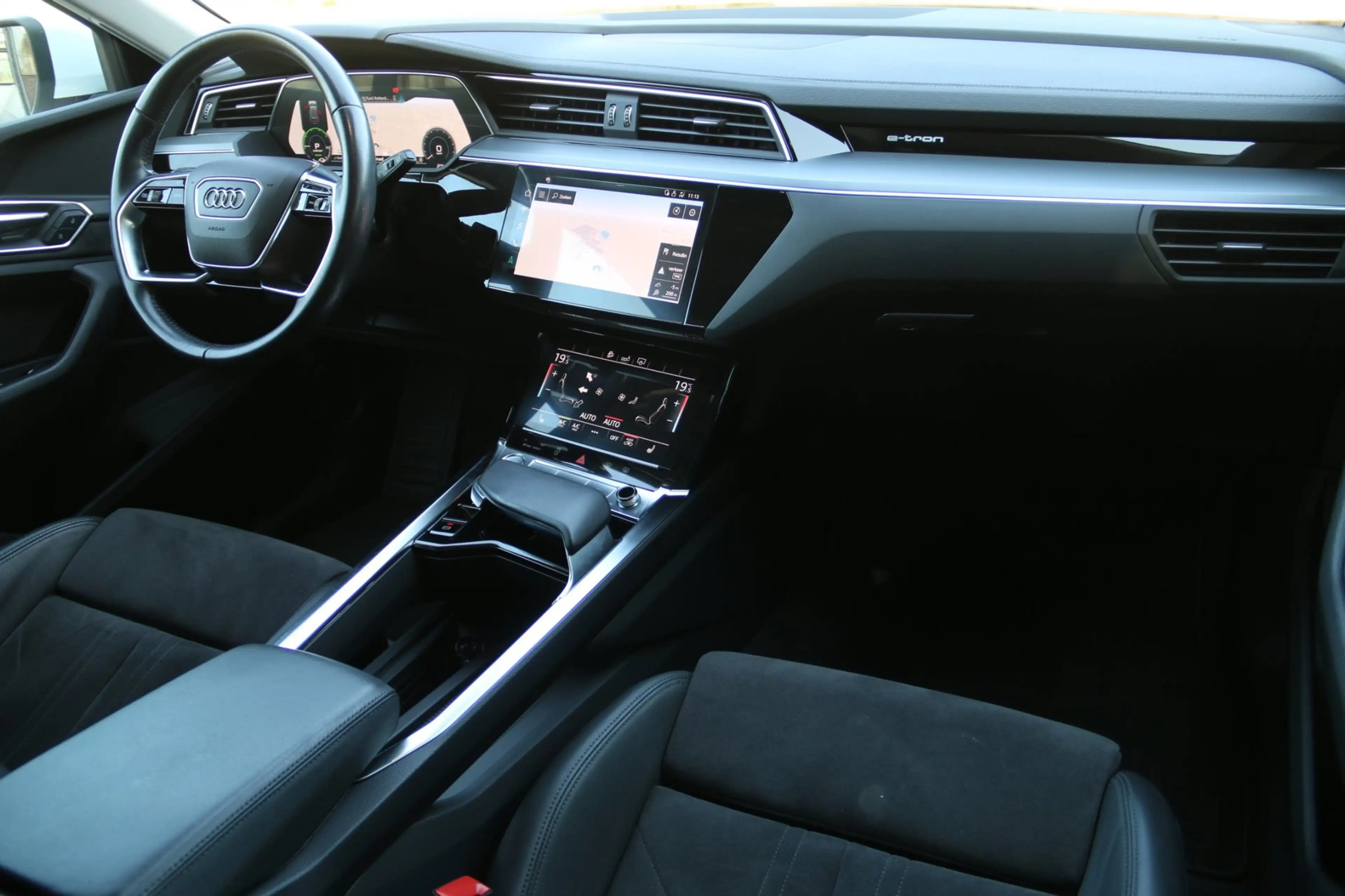 Audi e-tron E-tron 50 quattro Launch edition 71 kWh SOH 93,6% — photo 12