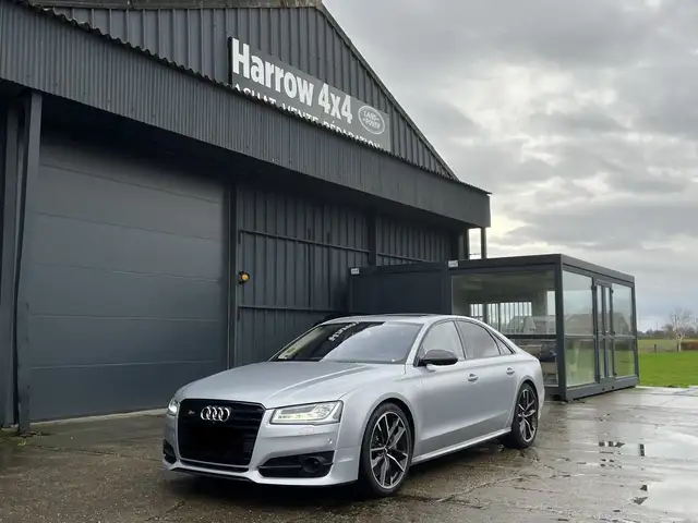 Audi S8 Plus V8 4.0 TFSI 605 Tiptronic 8 Quattro Sport
