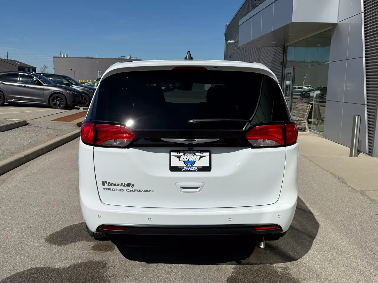 Chrysler Grand Caravan снимка Chrysler Grand Caravan