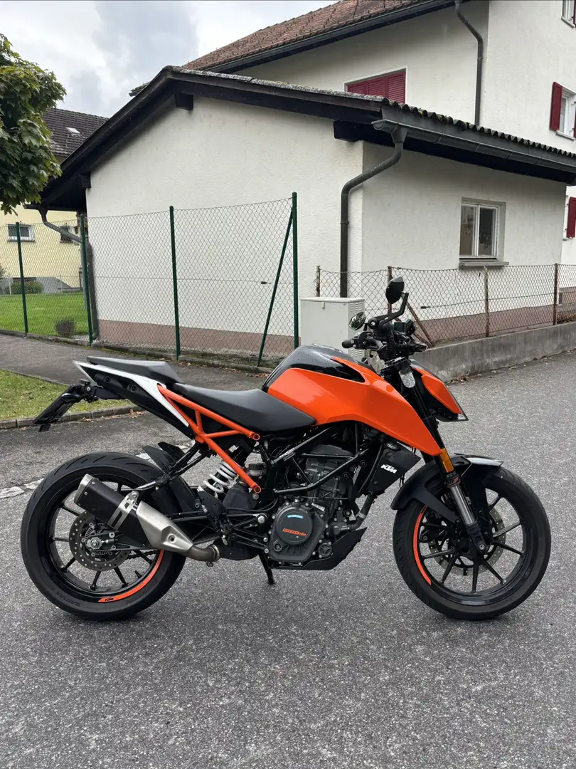 KTM 125 Duke Orange - 2