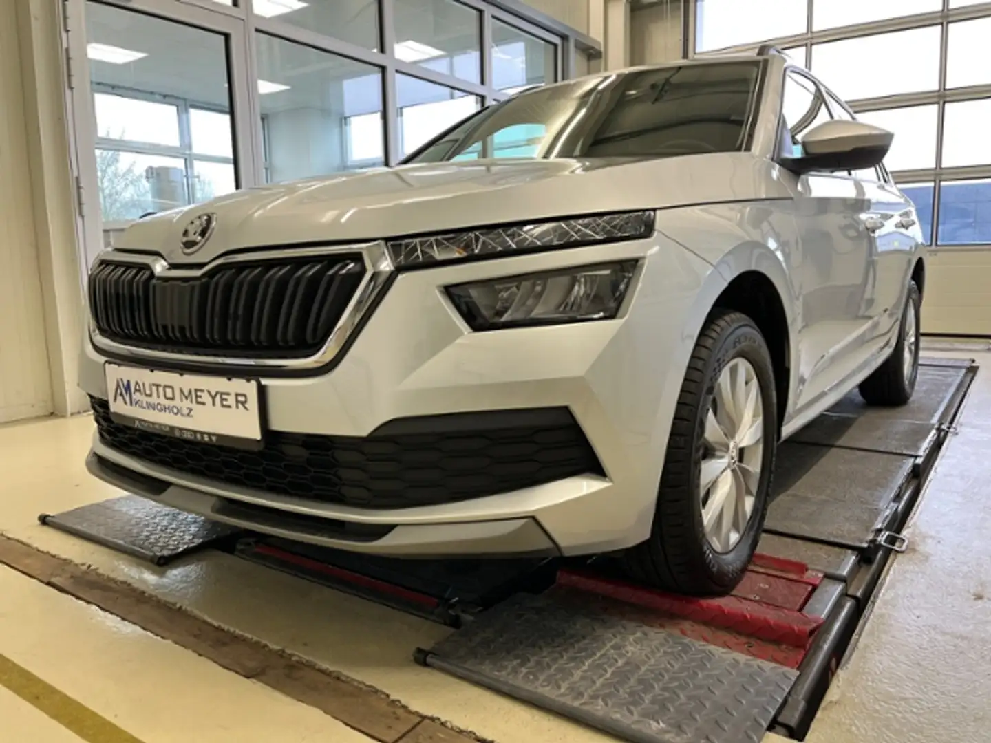 Skoda Kamiq Ambition 1.0 TSI DSG Smart link LED Silber - 2