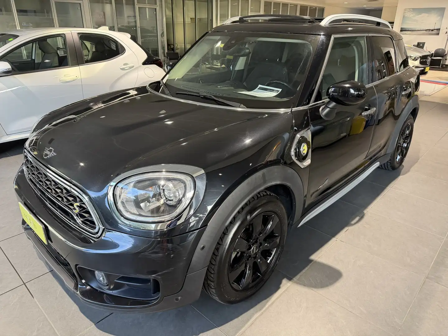 MINI Cooper Countryman Mini 1.5 Cooper SE Countryman ALL4 Automatica Schwarz - 1