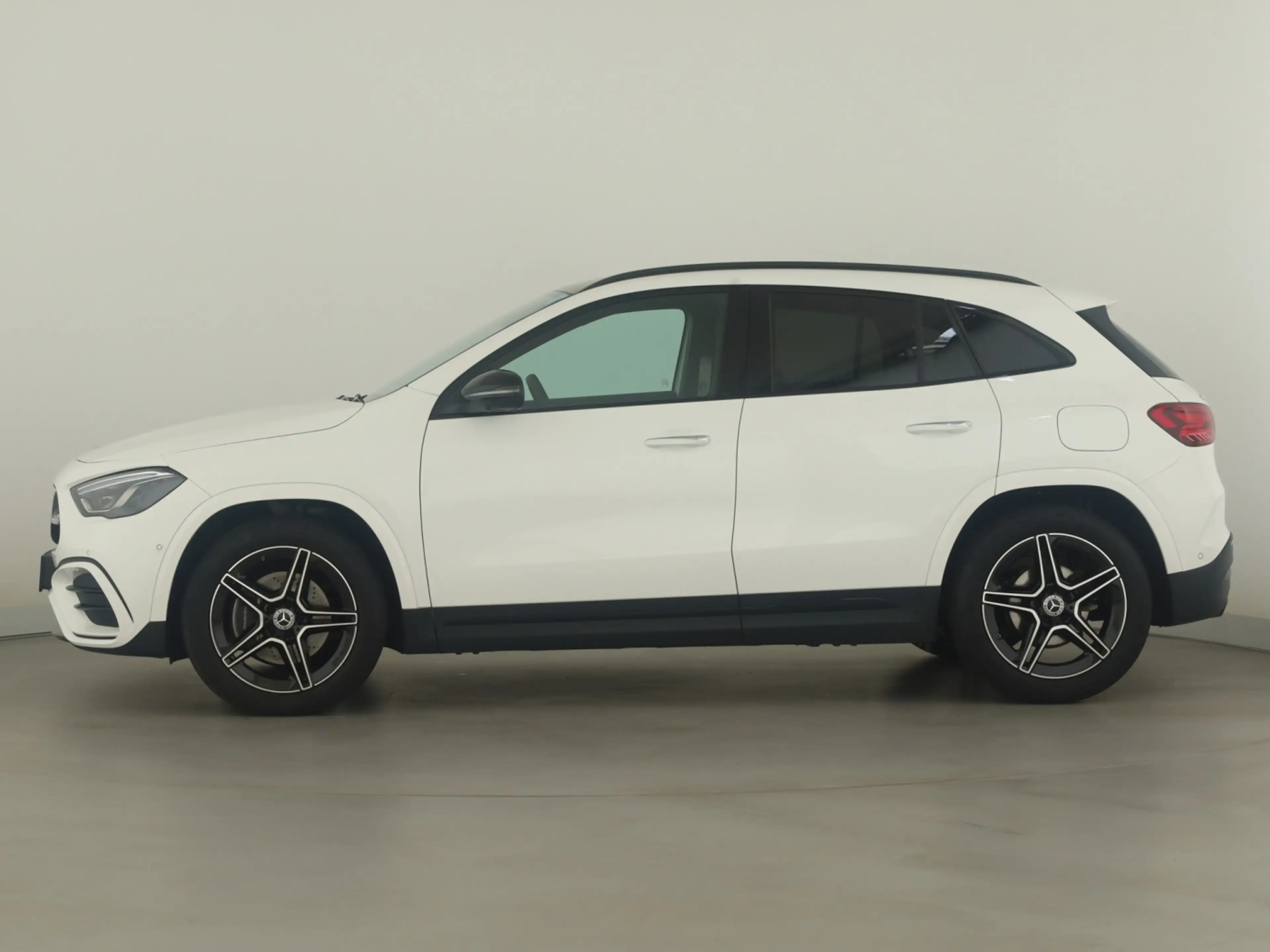 Mercedes-Benz GLA 200 d AMG Line Premium Plus*Kamera*LED*Keyl. — photo 7