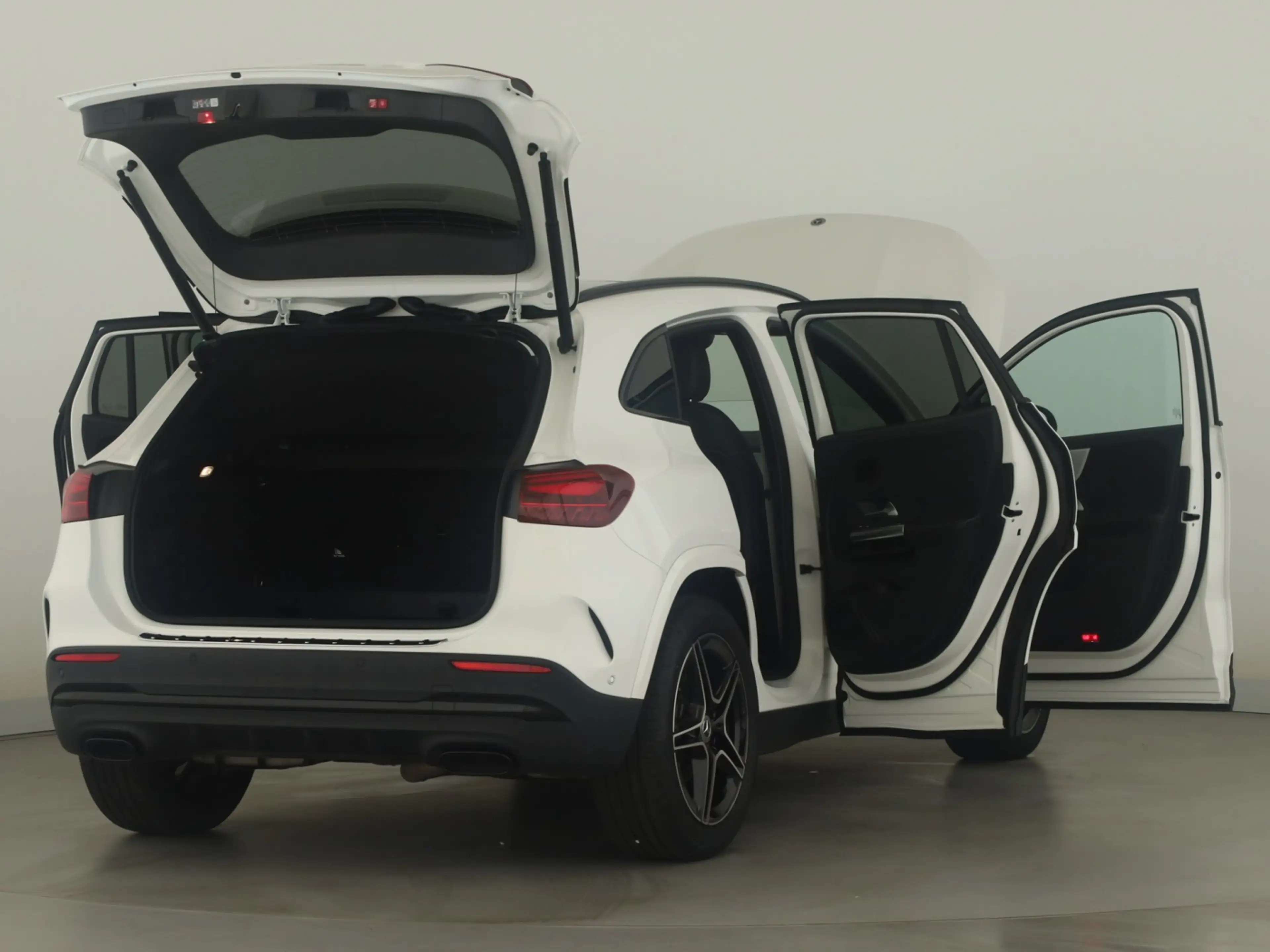 Mercedes-Benz GLA 200 d AMG Line Premium Plus*Kamera*LED*Keyl. — photo 9