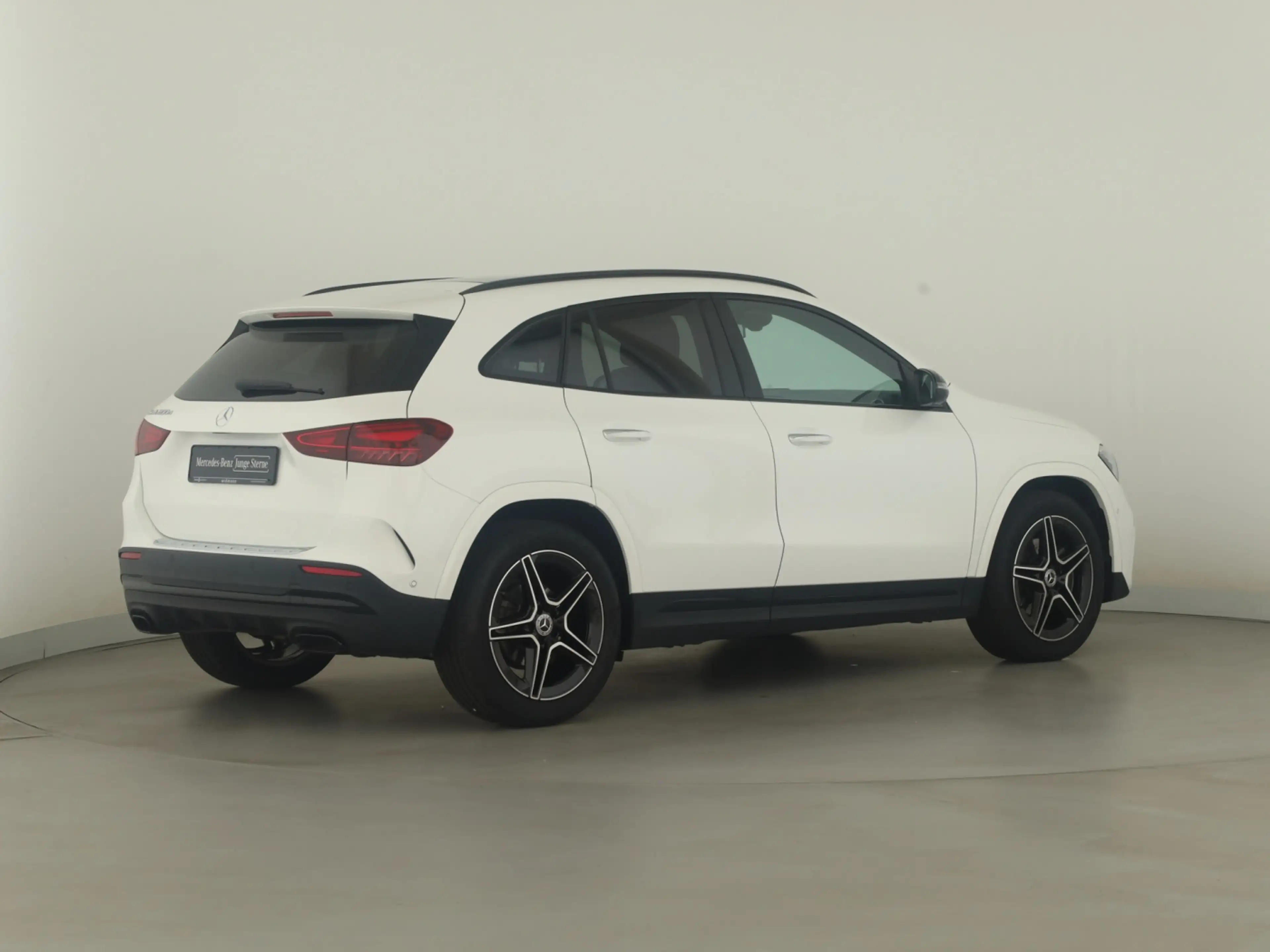 Mercedes-Benz GLA 200 d AMG Line Premium Plus*Kamera*LED*Keyl. — photo 6