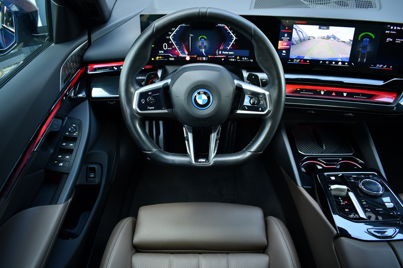 BMW 550 5-serie 550e xDrive M-Sport Pro B&W Trekh Prof-ond — photo 23