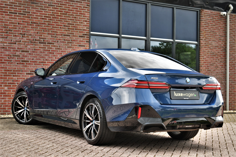 BMW 550 5-serie 550e xDrive M-Sport Pro B&W Trekh Prof-ond — photo 20