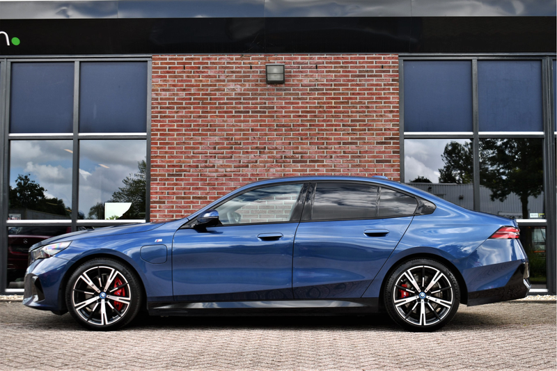 BMW 550 5-serie 550e xDrive M-Sport Pro B&W Trekh Prof-ond — photo 50