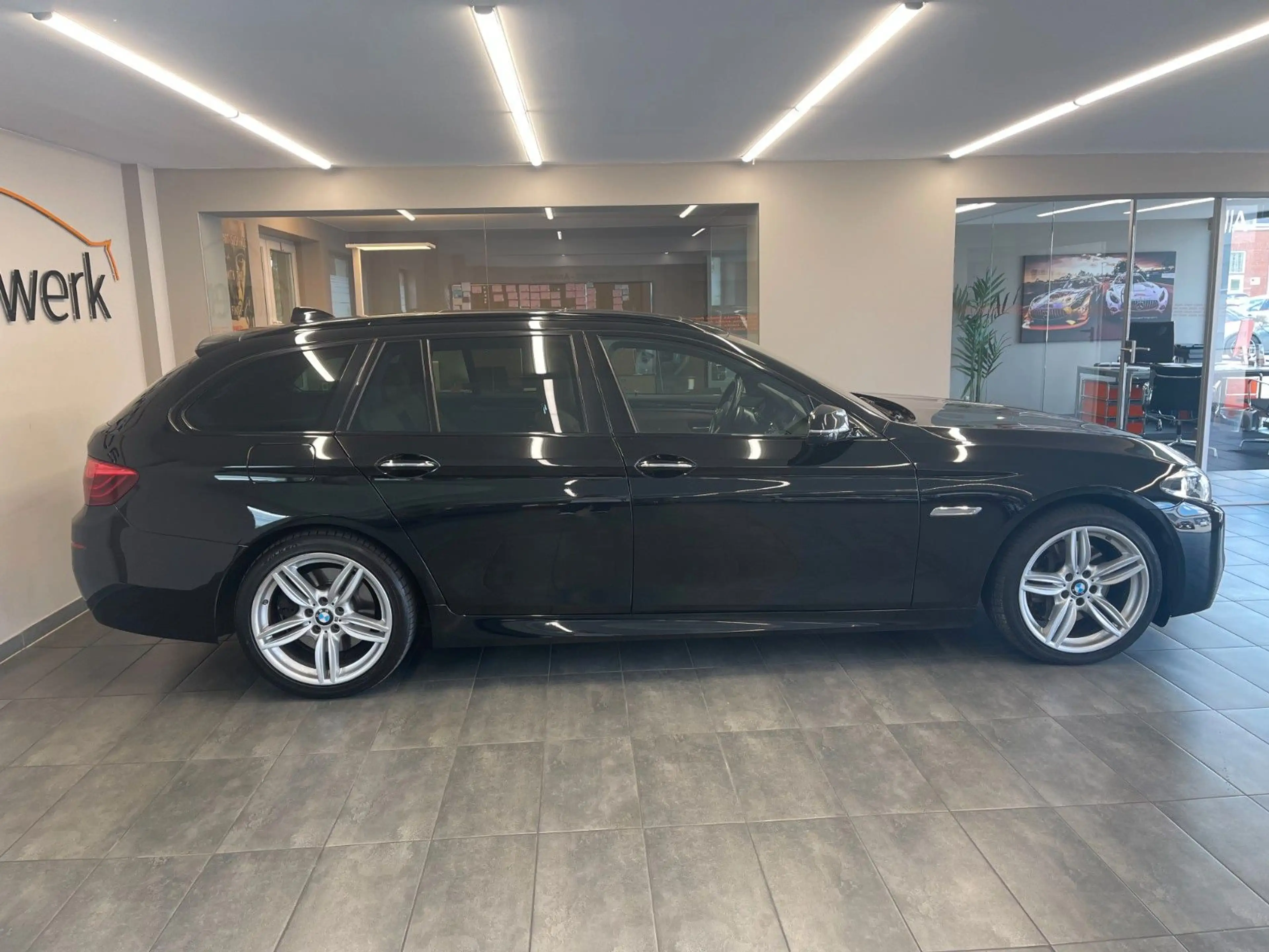 BMW 530 d xDrive M Sport Paket*LED/Leder /Panorama* — photo 3
