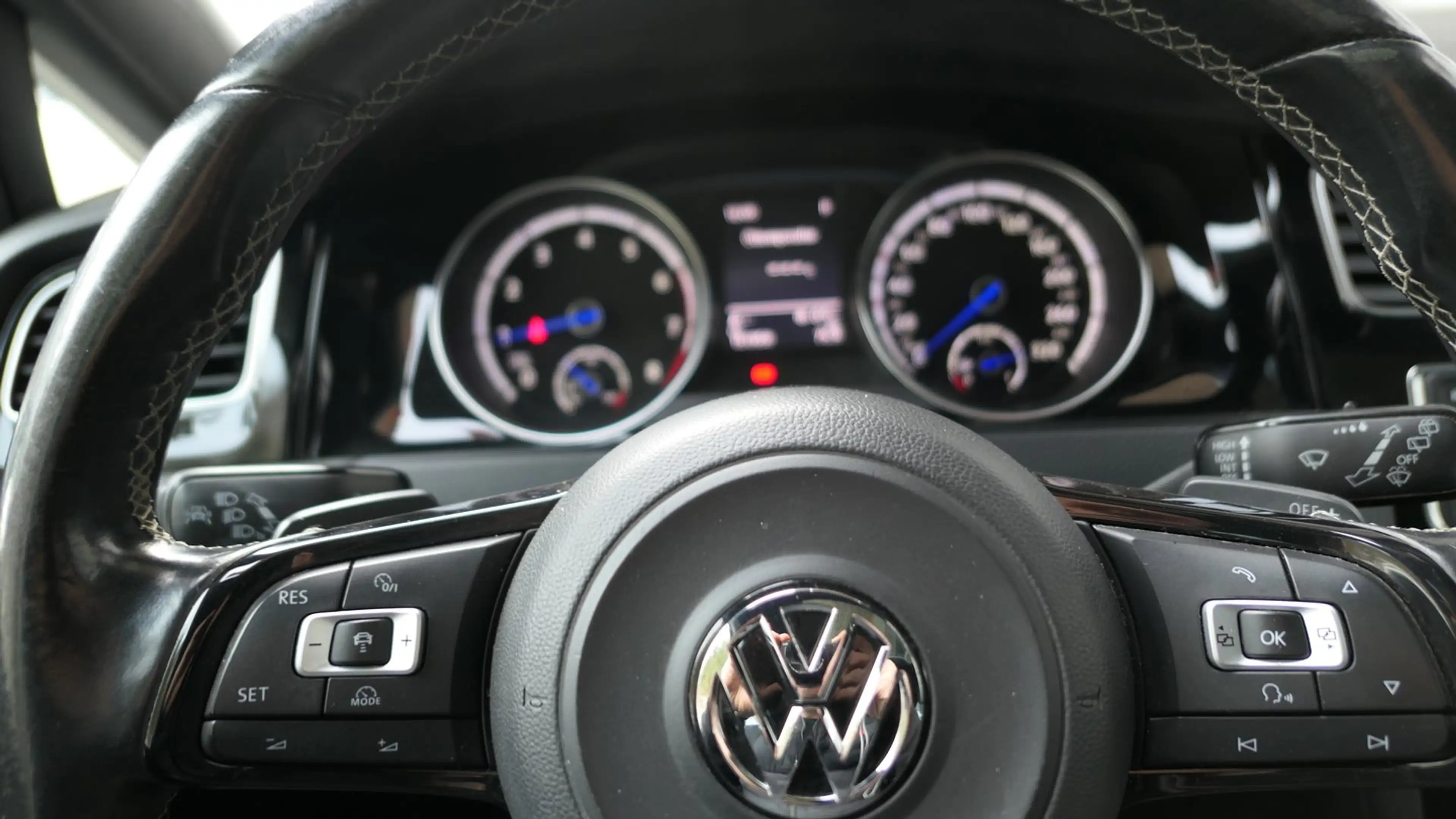 Volkswagen Golf R R DSG — photo 6