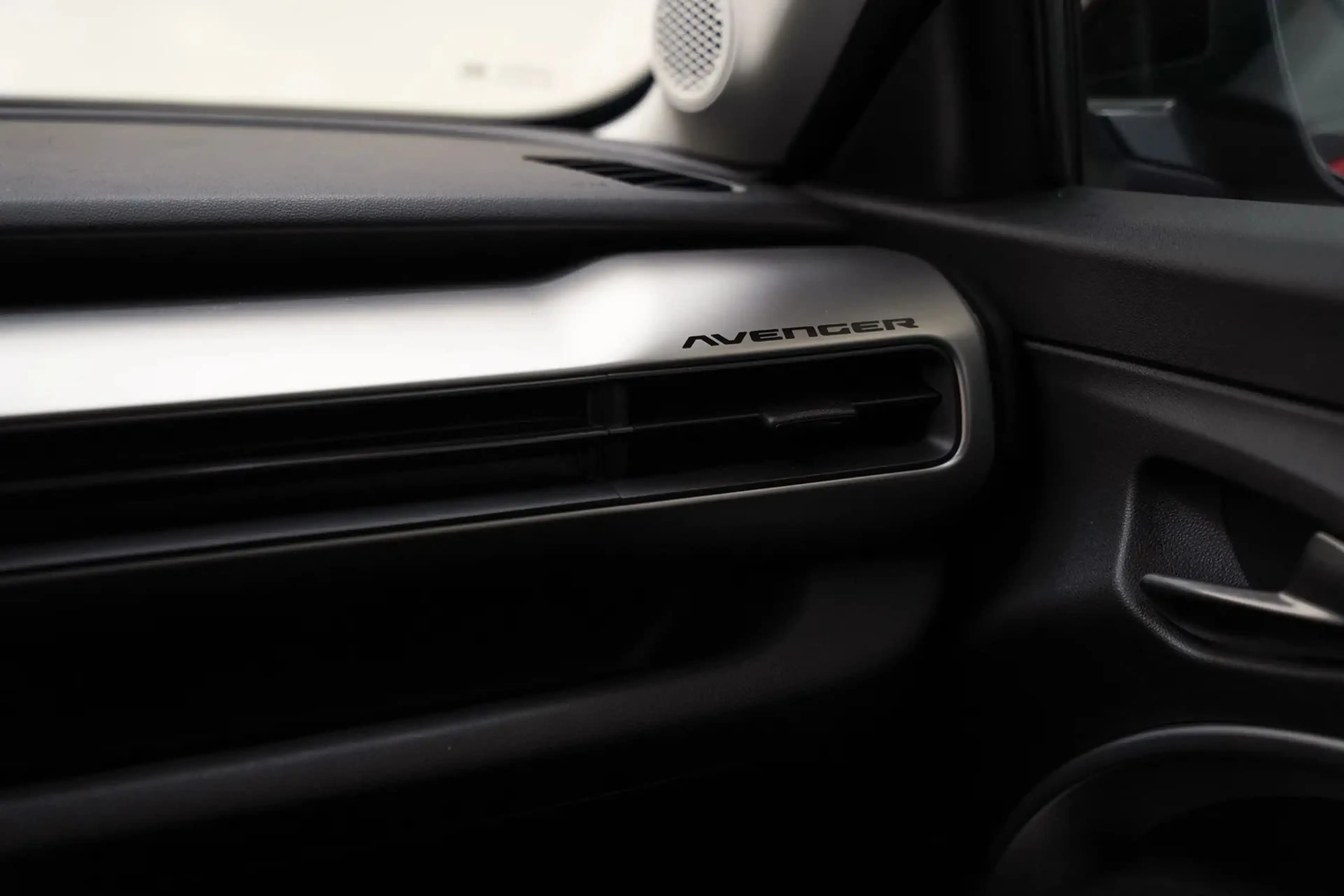 Jeep Avenger Altitude 54kWh [ Adapt.cruise Carplay LED ] — photo 5