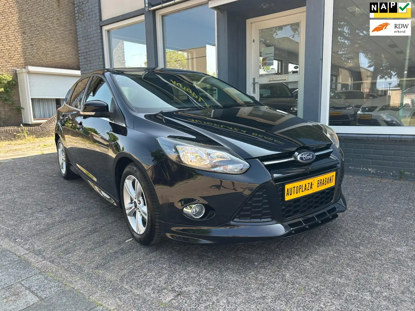 Ford Focus 1.6 EcoBoost Titanium / ST-LINE / ACHTERUITRIJ CAM Zwart - 1