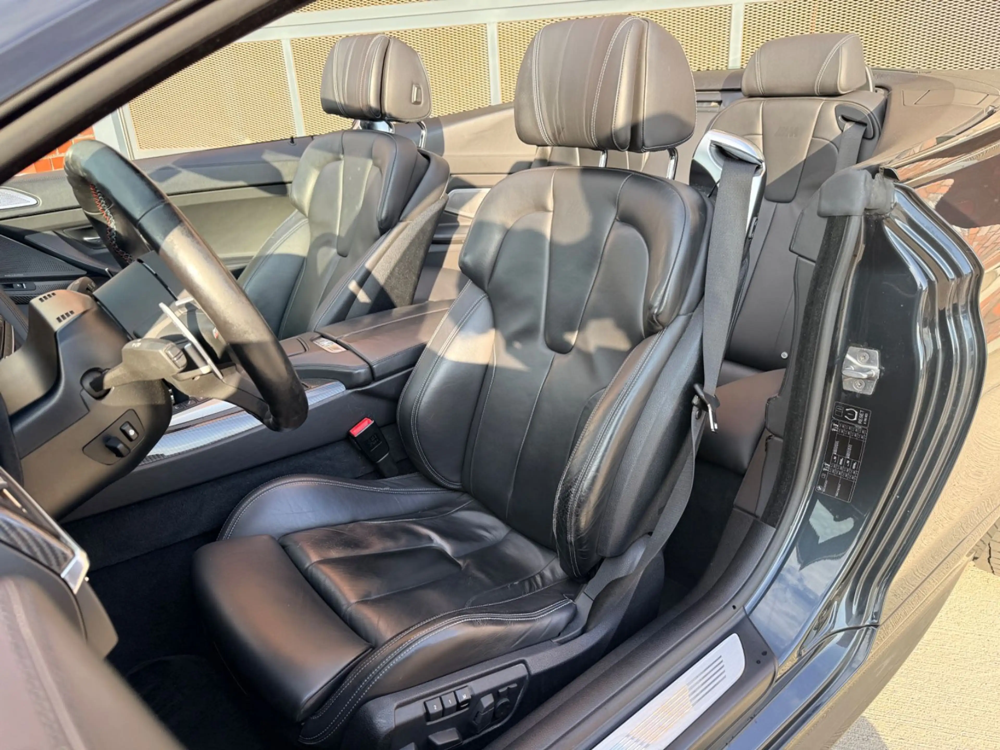 BMW M6 Cabrio B&O Carbon 360 Scheckheft — photo 11