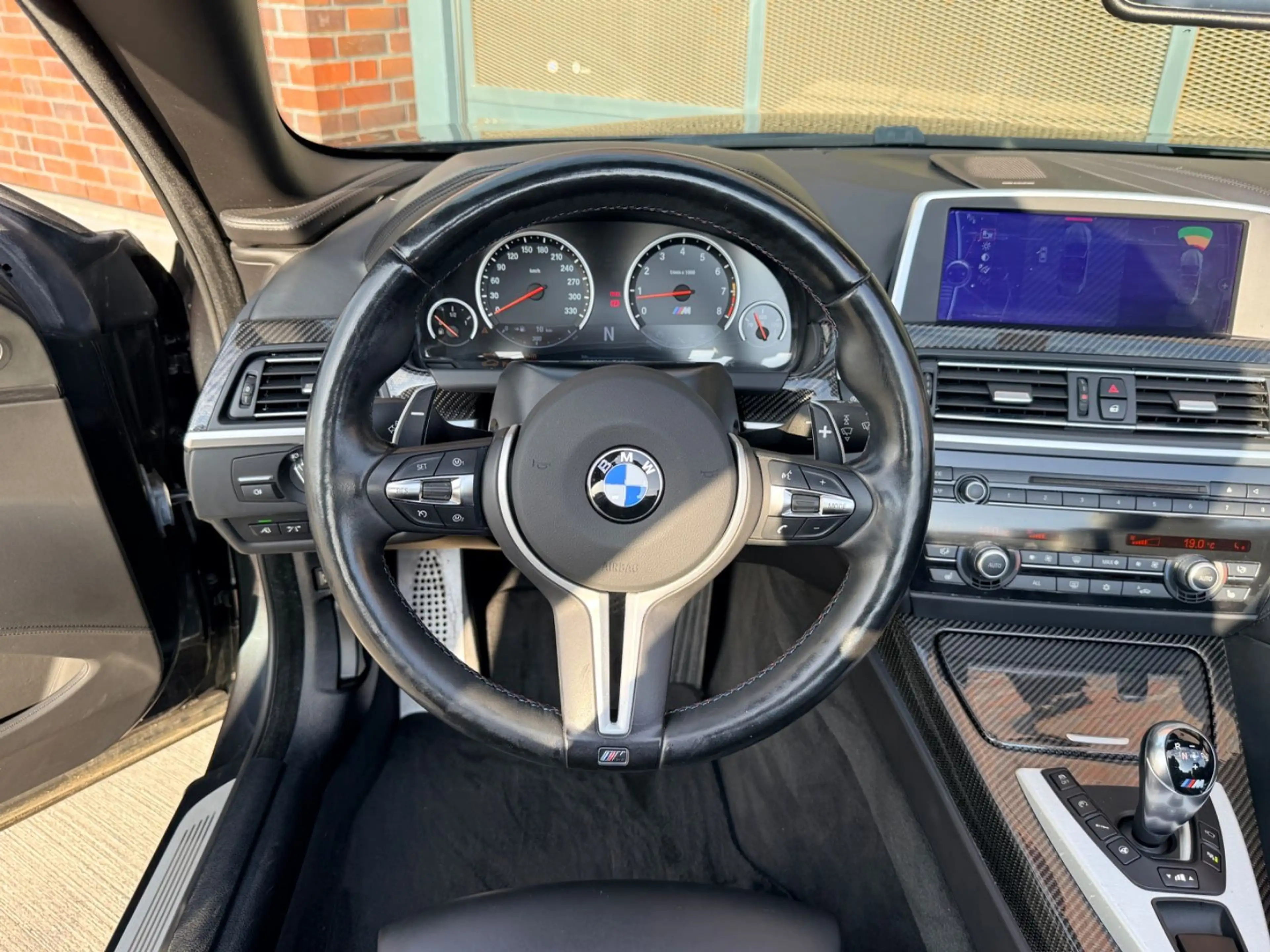 BMW M6 Cabrio B&O Carbon 360 Scheckheft — photo 10