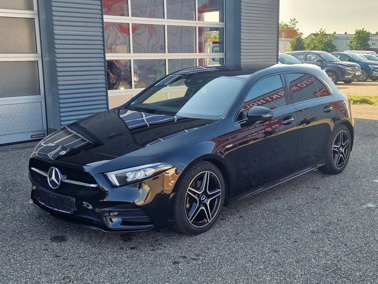 Mercedes-Benz A 180 Edition 2020 Klima Navi AMG-Tuning Schwarz - 1