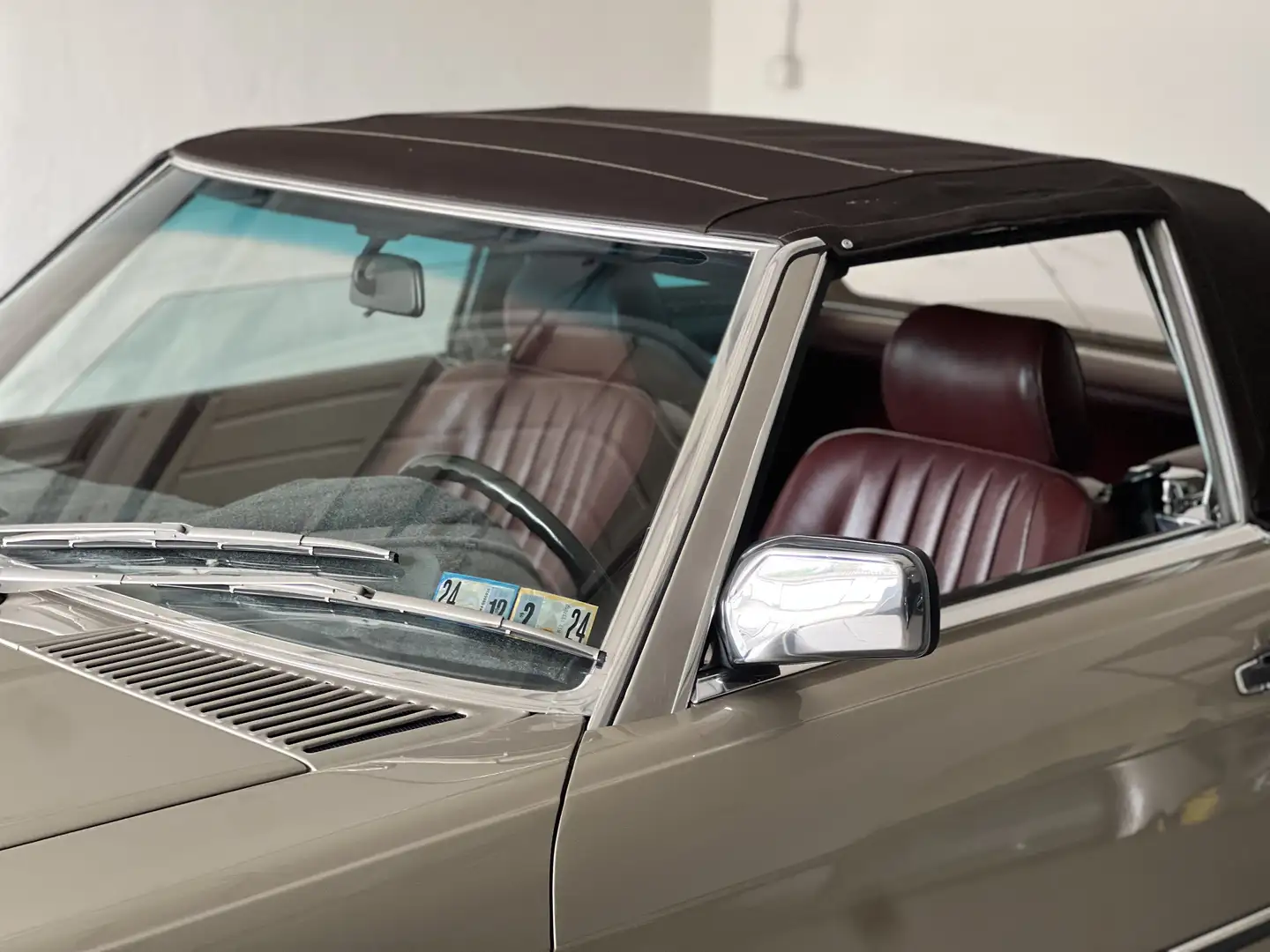 Mercedes-Benz SL 560 Seltene Farbkombi, H-Abnahme, wenig gelaufen Or - 1