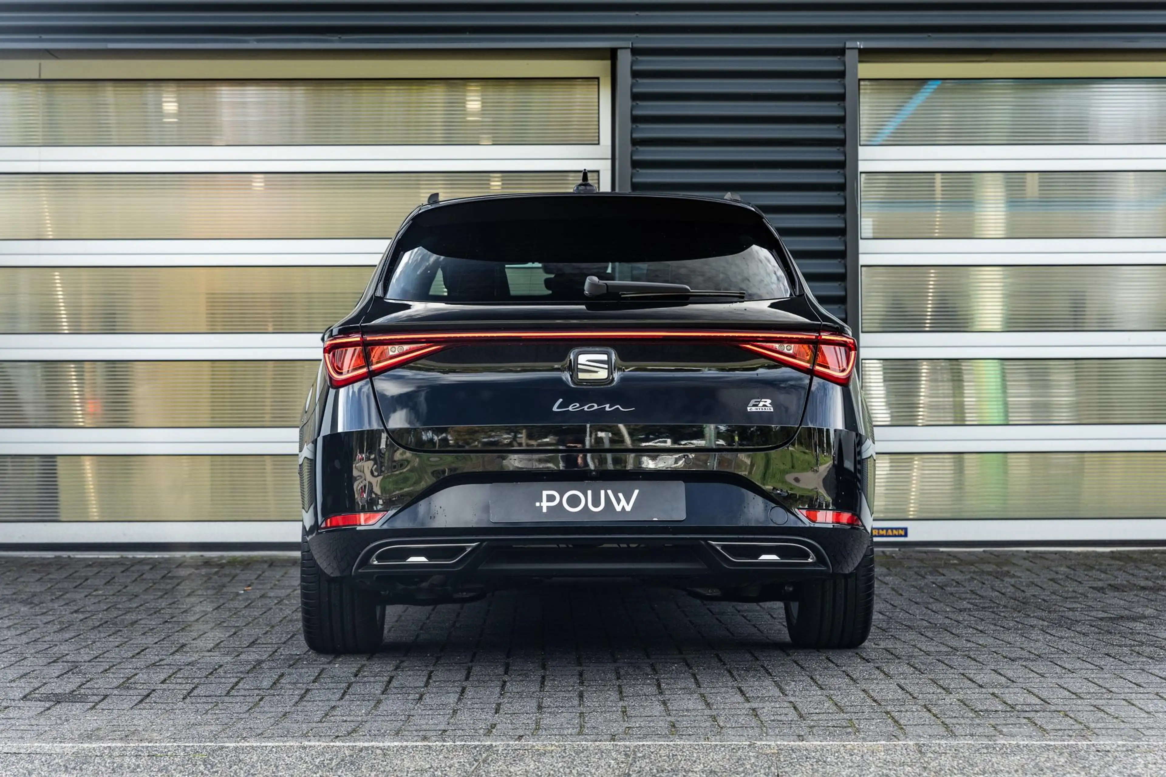 SEAT Leon e-Hybrid Sportstourer 1.5 TSI 204pk DSG FR Business | Trekh — photo 9