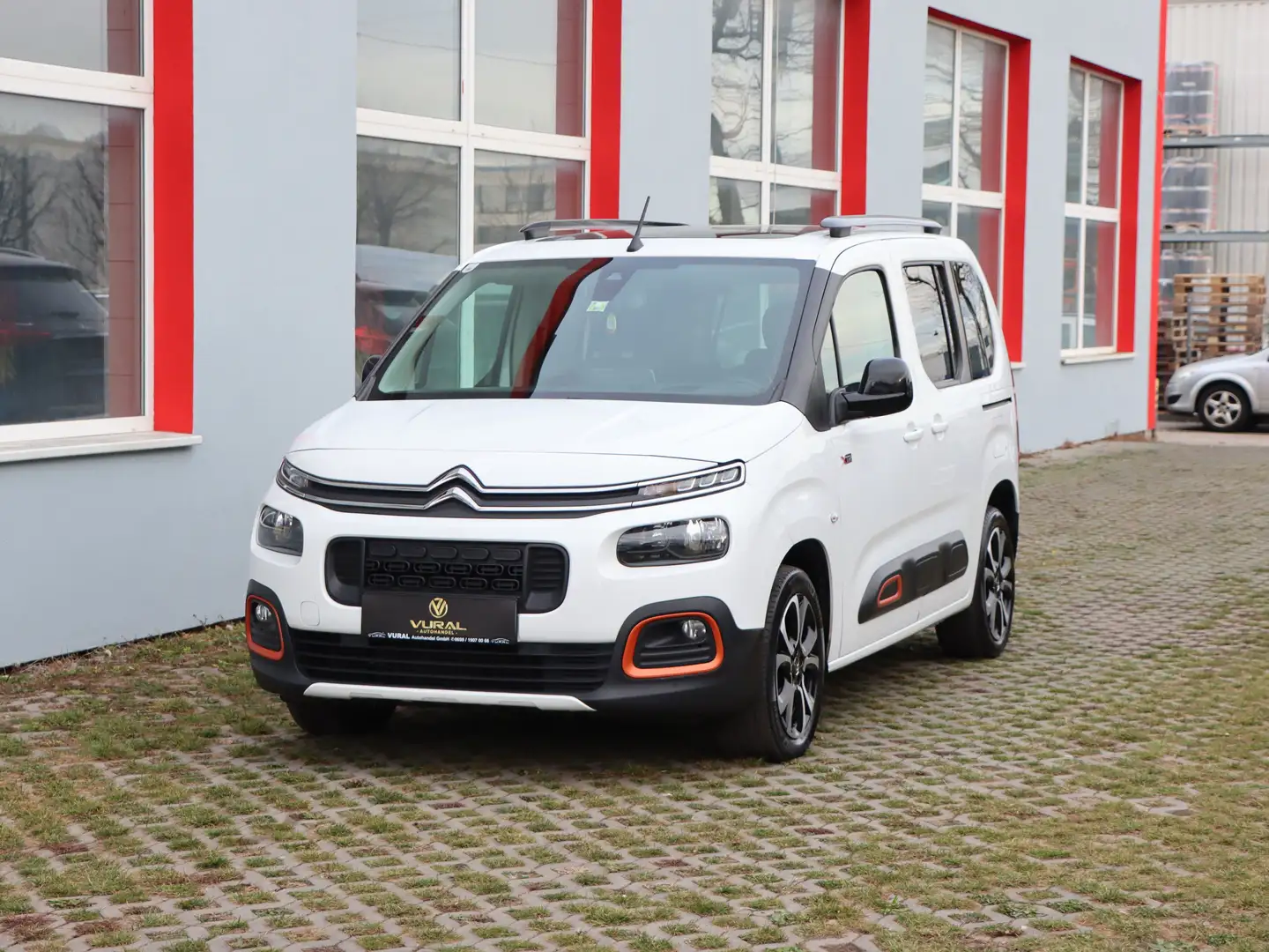 Citroen Berlingo Shine M Weiß - 1