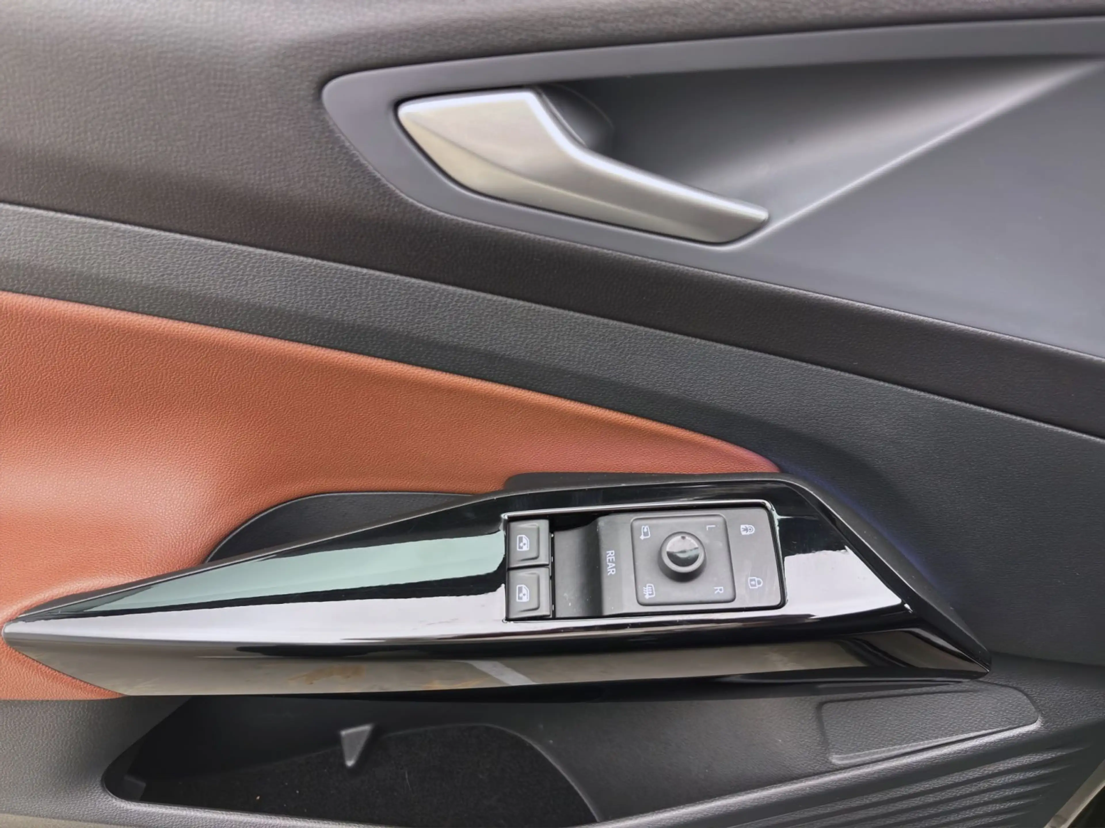 Volkswagen ID.4 PRO PERFORMANCE 1ST AHK KAMERA NAVI LED — photo 11
