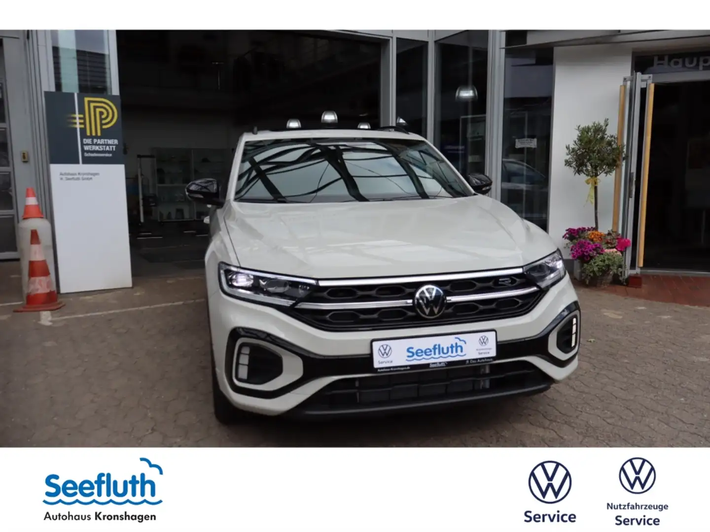 Volkswagen T-Roc 1.5 TSI DSG AHK,Panoramadach,LED Matrix R-Line Gris - 1