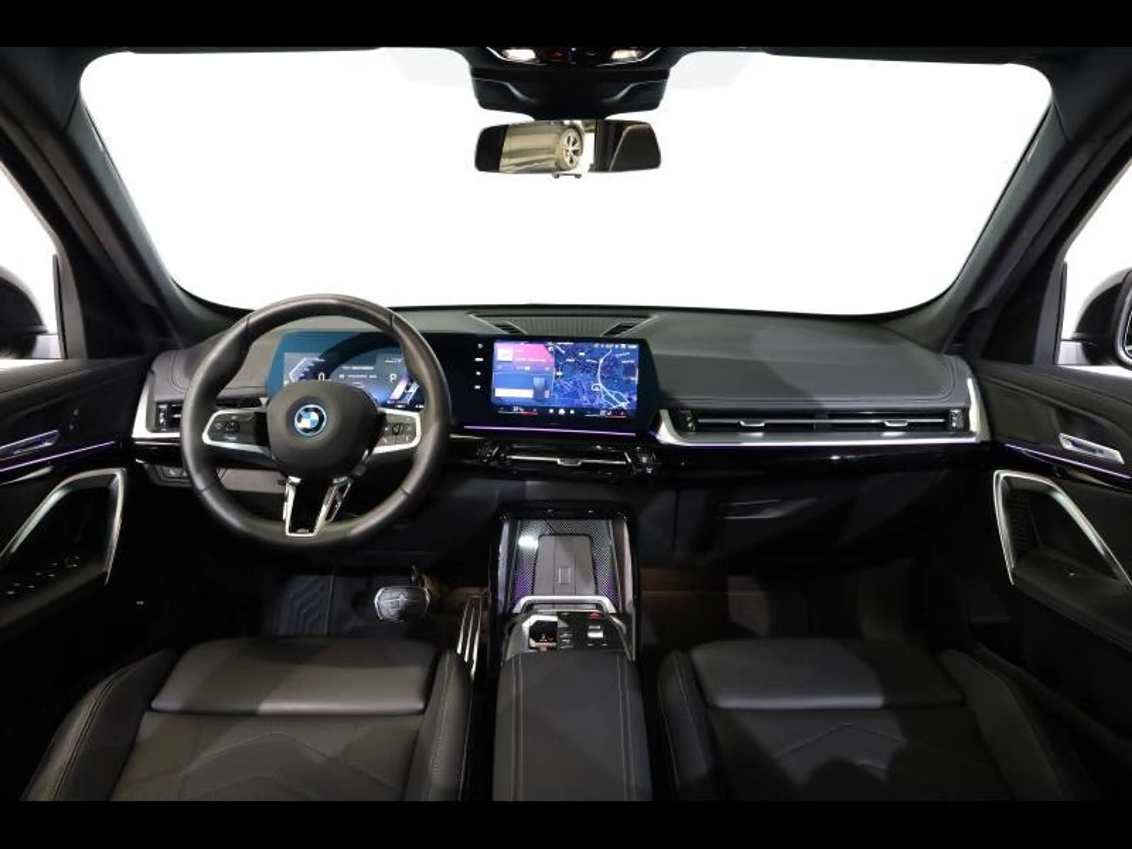 BMW iX1 eDrive20 Kit M Sport iX1 eDrive 20 — photo 8