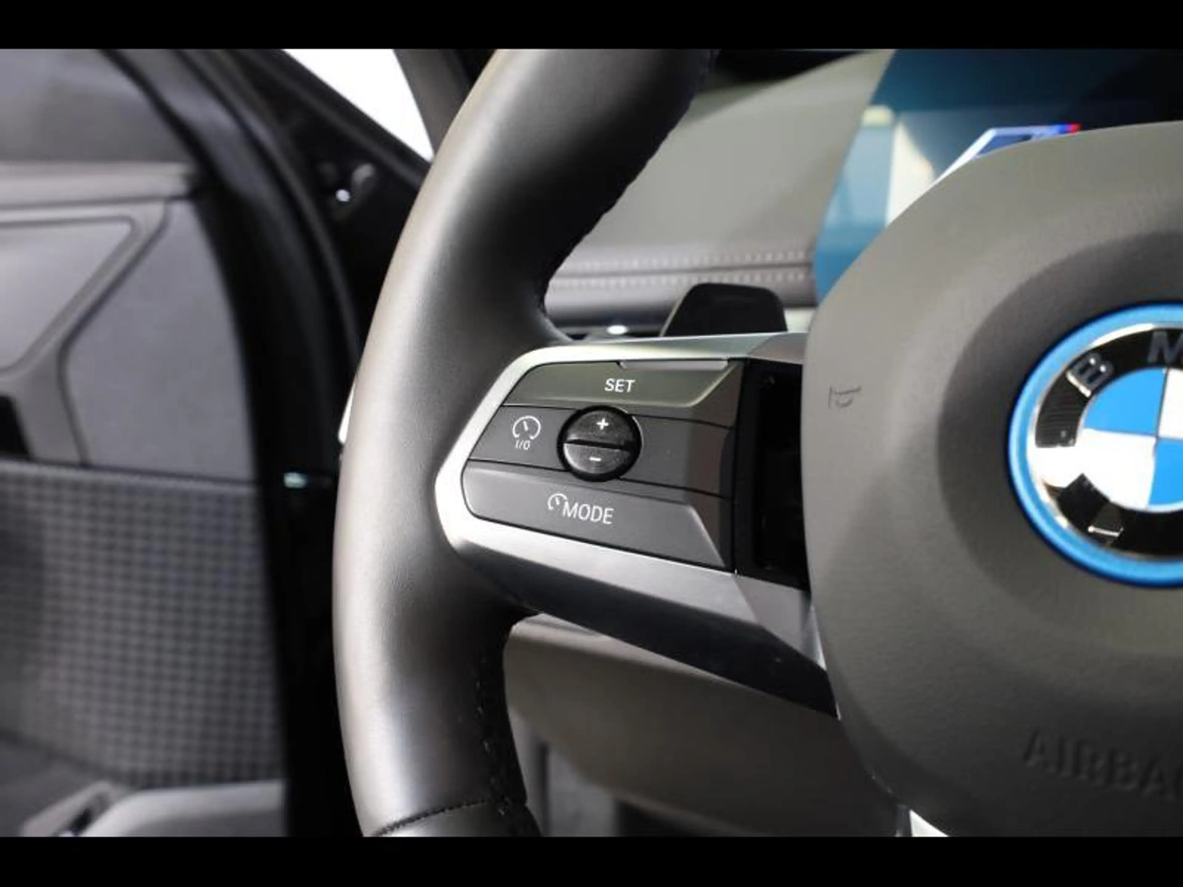 BMW iX1 eDrive20 Kit M Sport iX1 eDrive 20 — photo 14