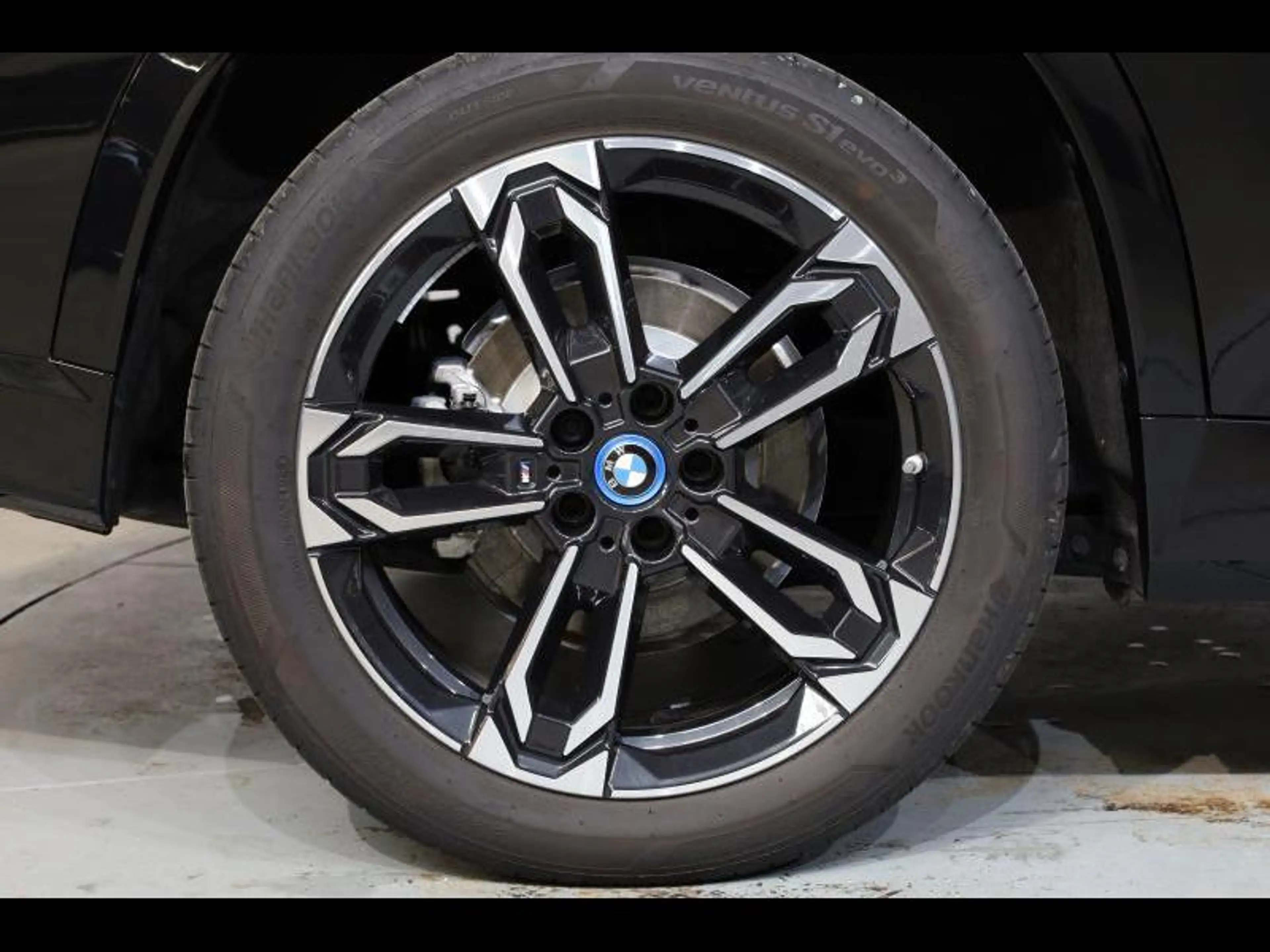 BMW iX1 eDrive20 Kit M Sport iX1 eDrive 20 — photo 9