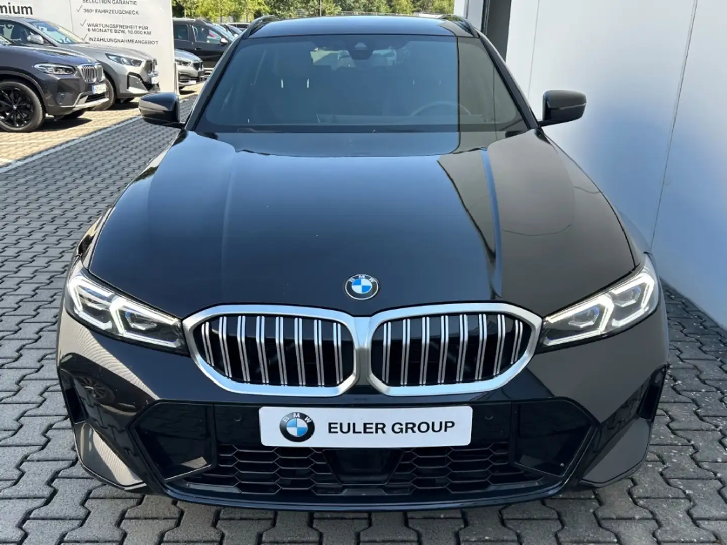 BMW 320 d xDrive Touring M Sport ACC HiFi LCProf Memory In Schwarz - 2