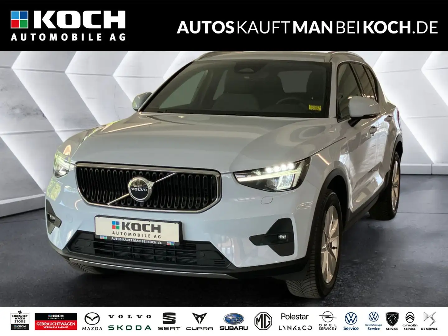 Volvo XC40 B3 DKG Core AHK LED SHZ/LHZ NAVI PDC/CAM! Bleu - 1