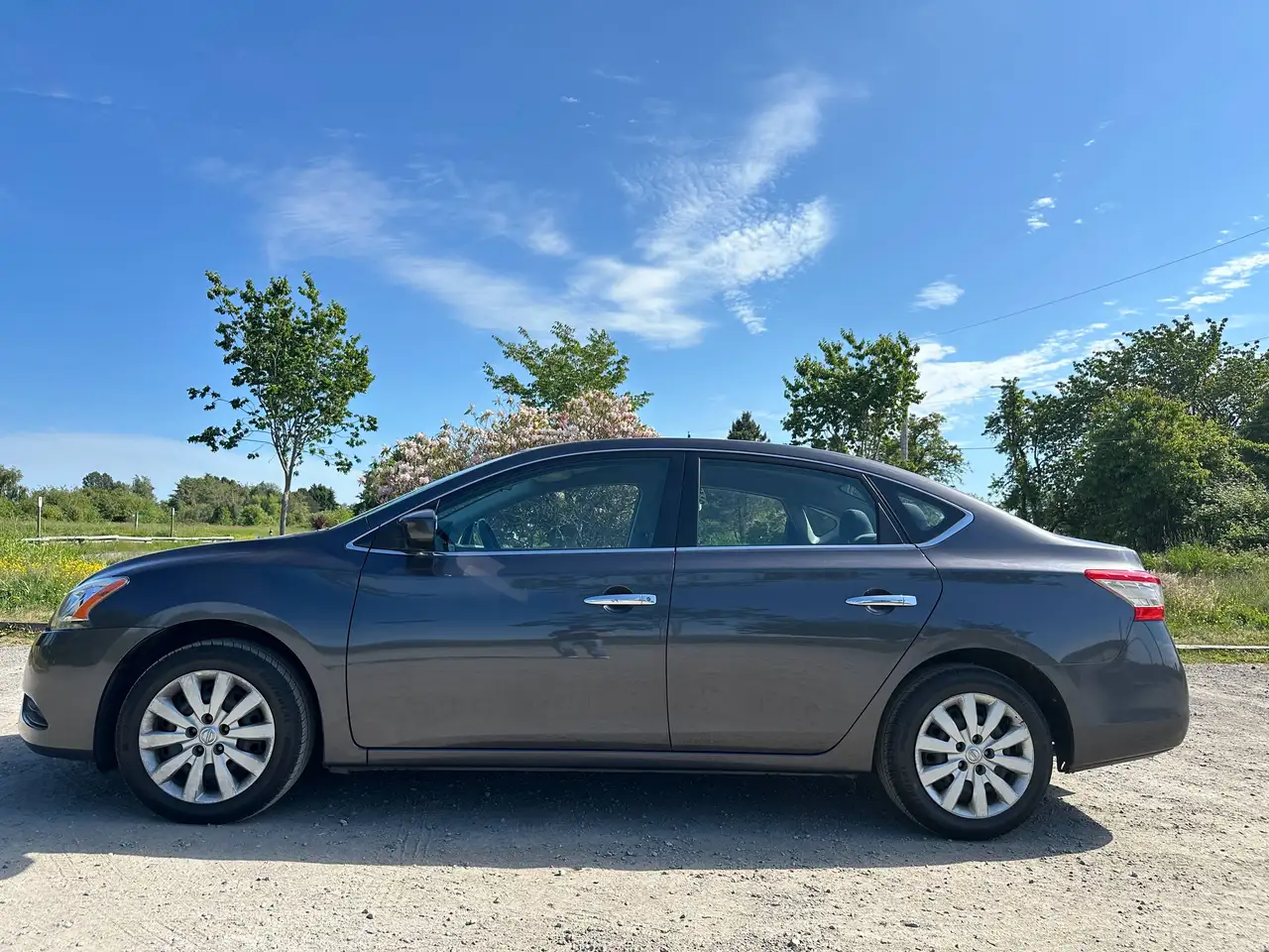 Nissan Sentra снимка Nissan Sentra