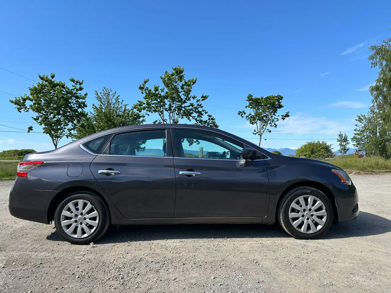 Nissan Sentra снимка Nissan Sentra