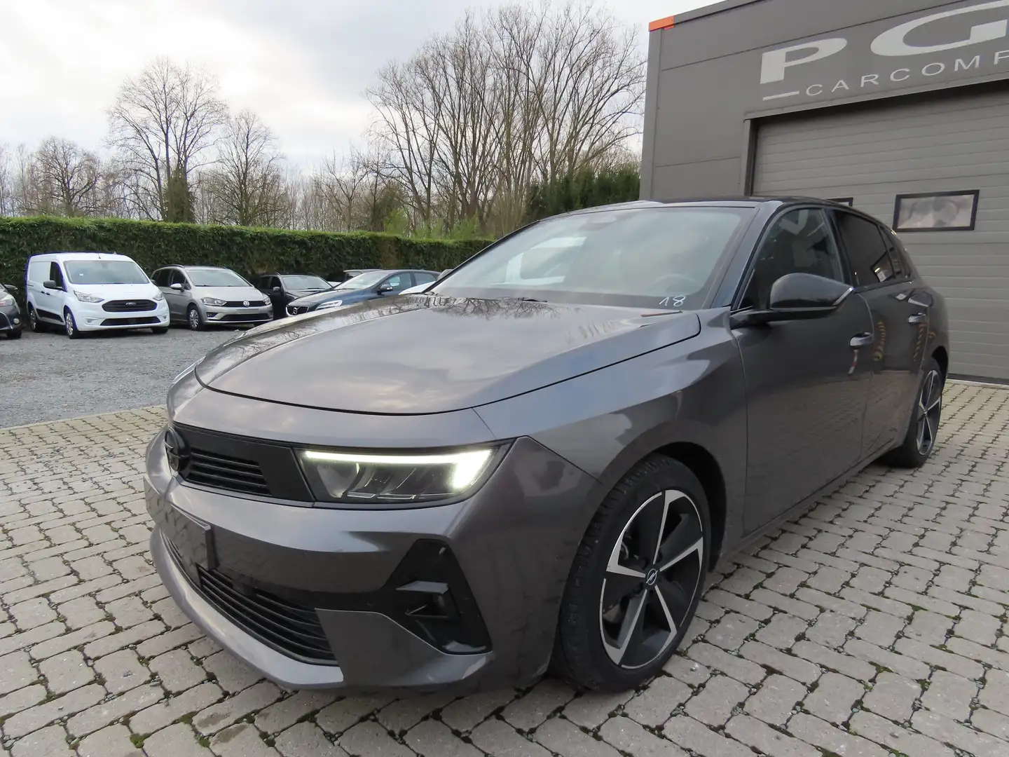 Opel Astra Astra 1.5 D Elegance AUTOMAAT Gris - 1