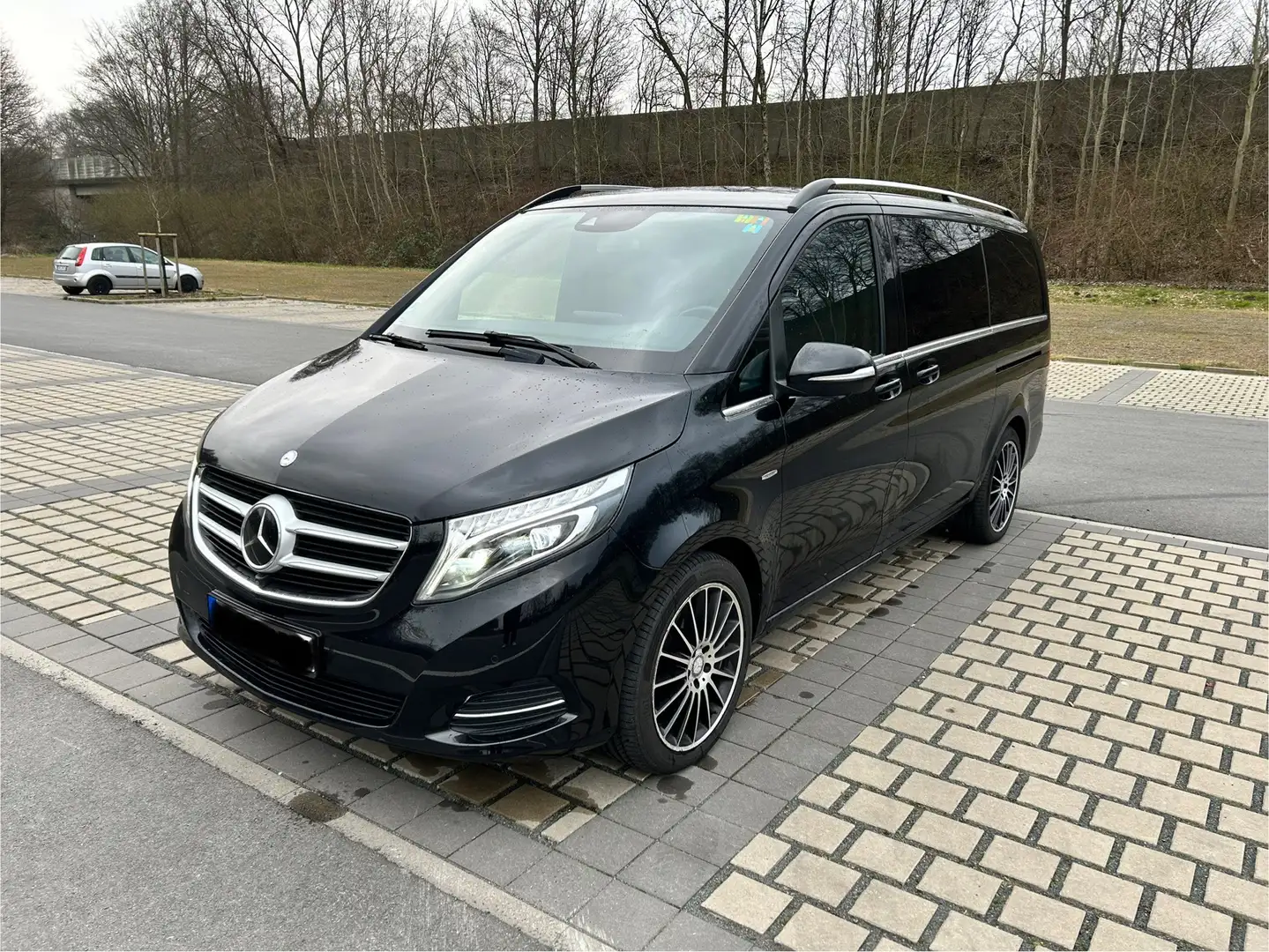 Mercedes-Benz V 250 d lang 7G-TRONIC Exclusive Edition Black - 2