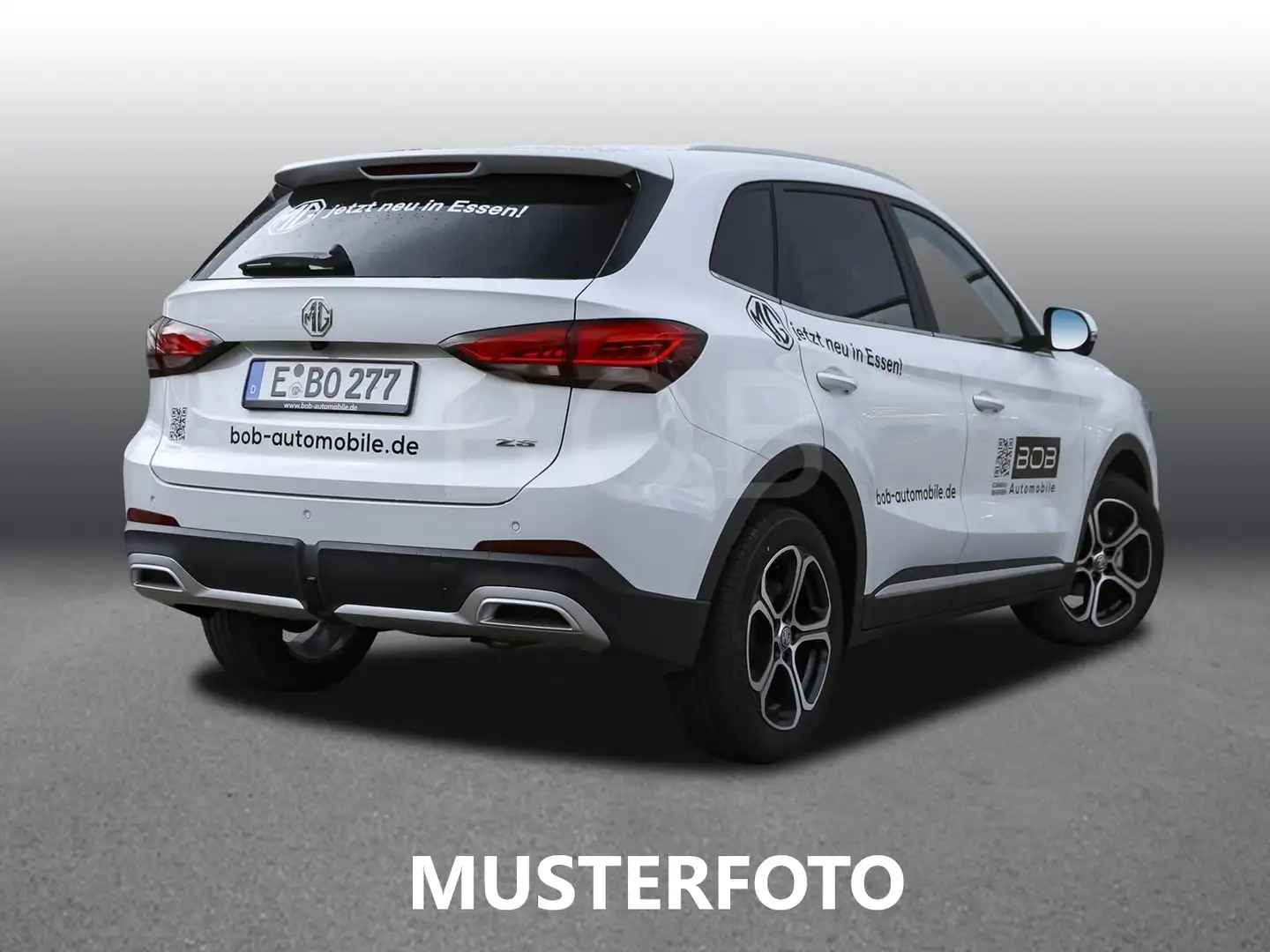 MG ZS 1.5 Comfort NAVI PDC 360° Keyless LED Grün - 2