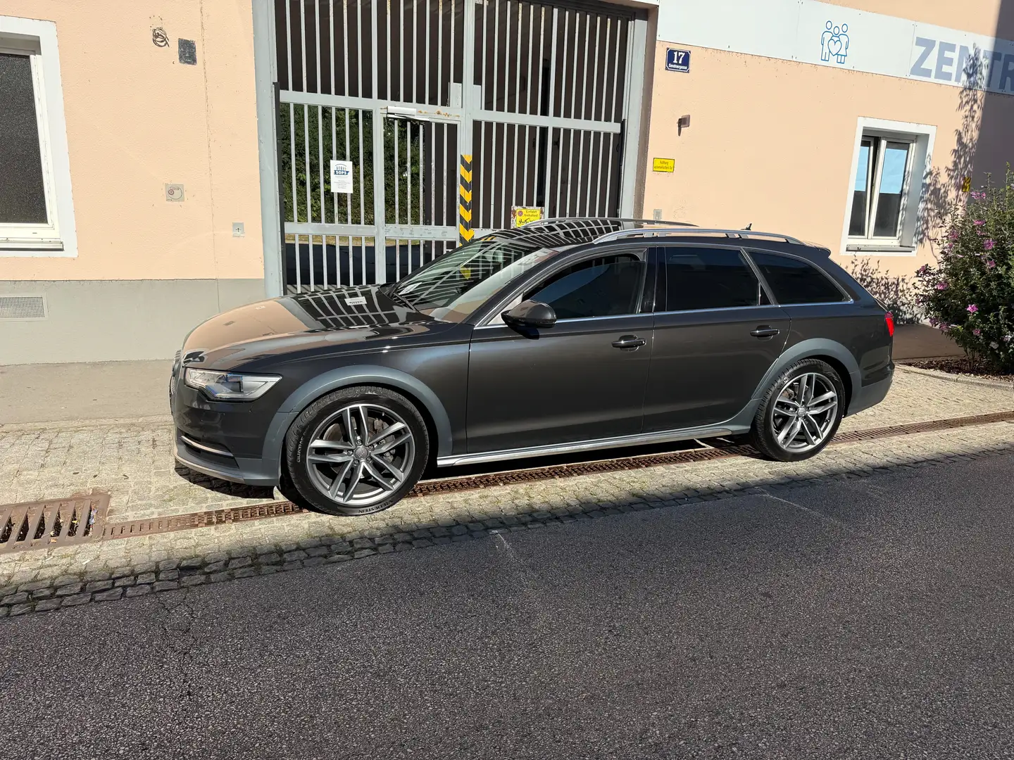 Audi A6 allroad A6 Allroad 3,0 TDI quattro S-tronic Gris - 1
