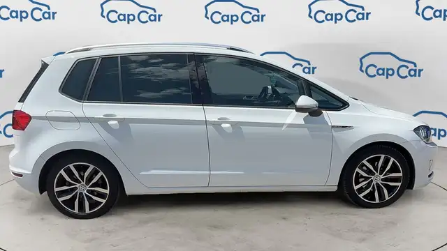 Volkswagen Golf view 4
