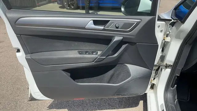 Volkswagen Golf view 7