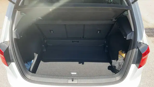 Volkswagen Golf view 14