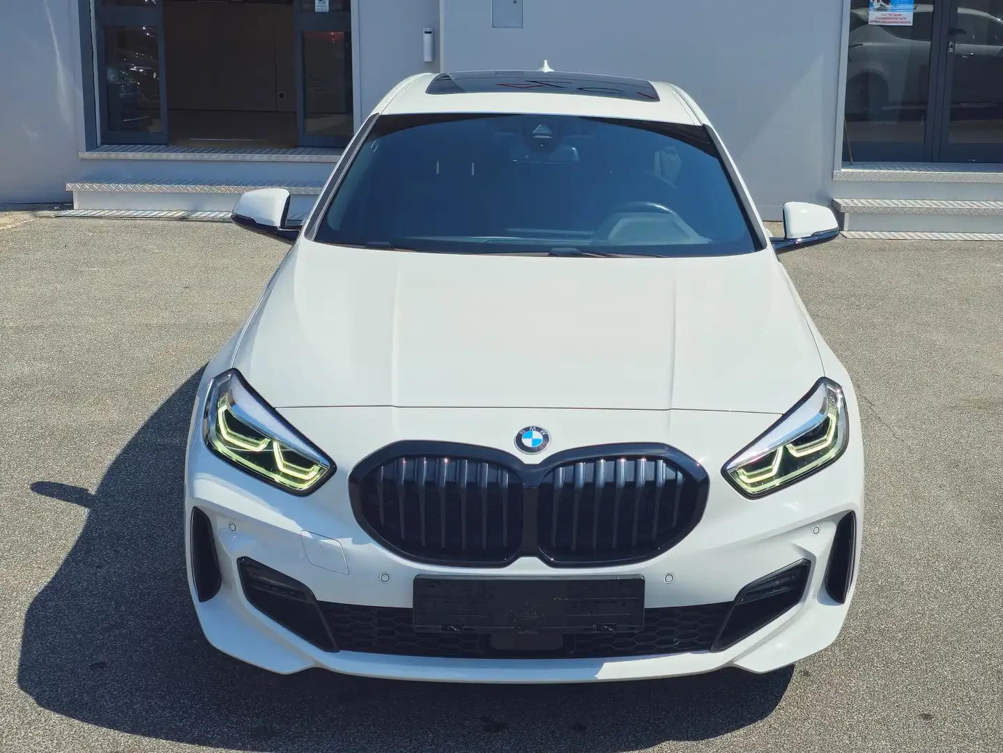 BMW 120 120i 5p Msport auto CERCHI DA 18 LUCI AMB TETTO Blanco - 2