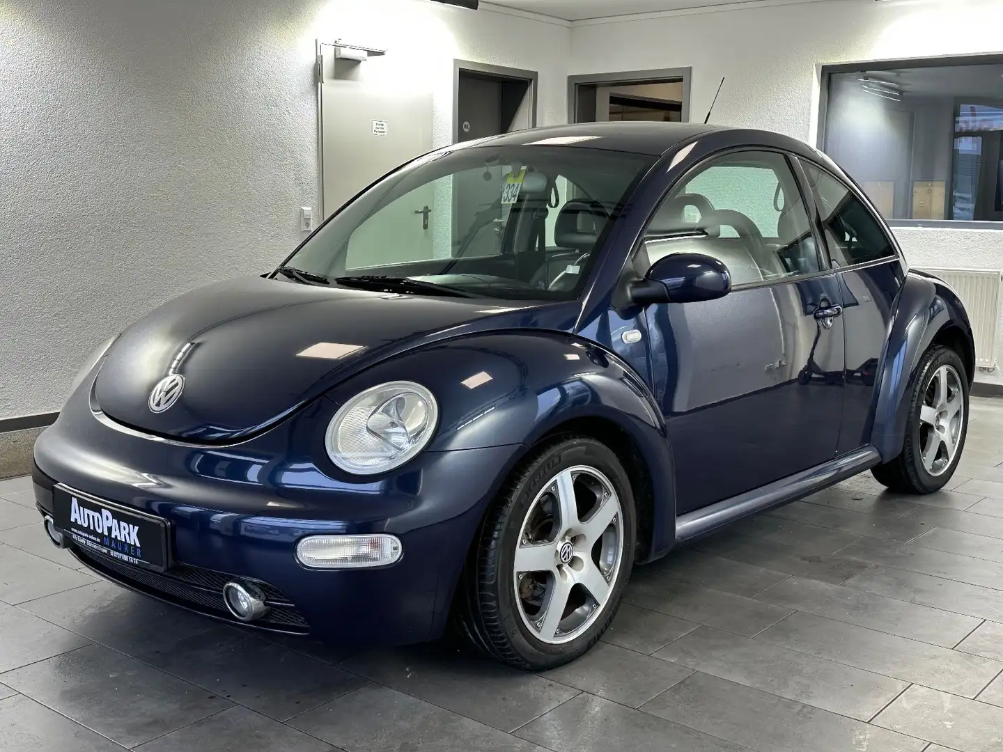 Volkswagen New Beetle Lim. 2.3 V5 BENZIN/LPG Albastru - 2