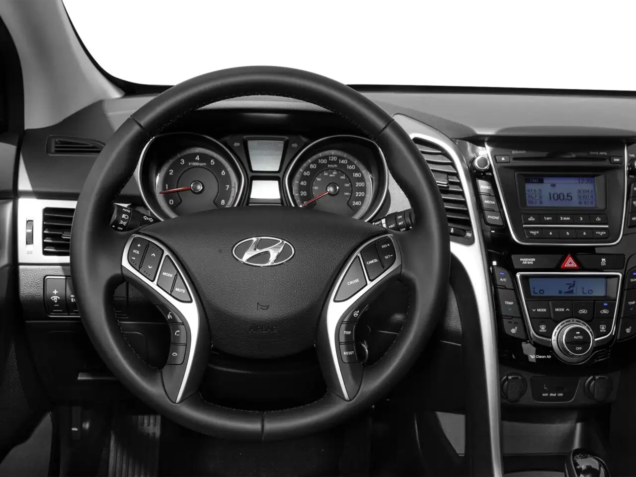 Hyundai ELANTRA fotografie Hyundai ELANTRA