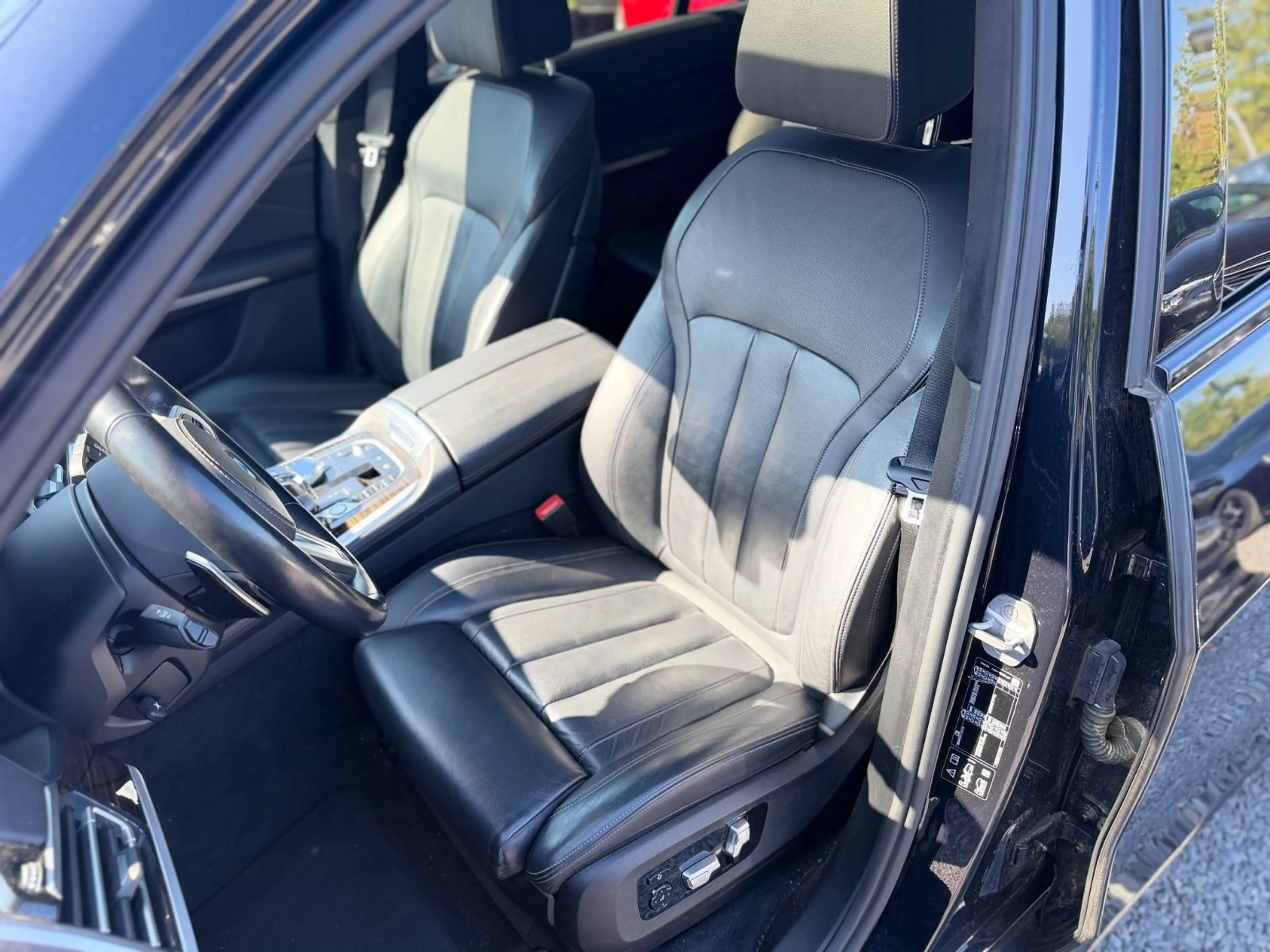 BMW X7 xDrive 30 d M Sport+LED+NAVI+LEDER+PANO+HARMA — photo 12