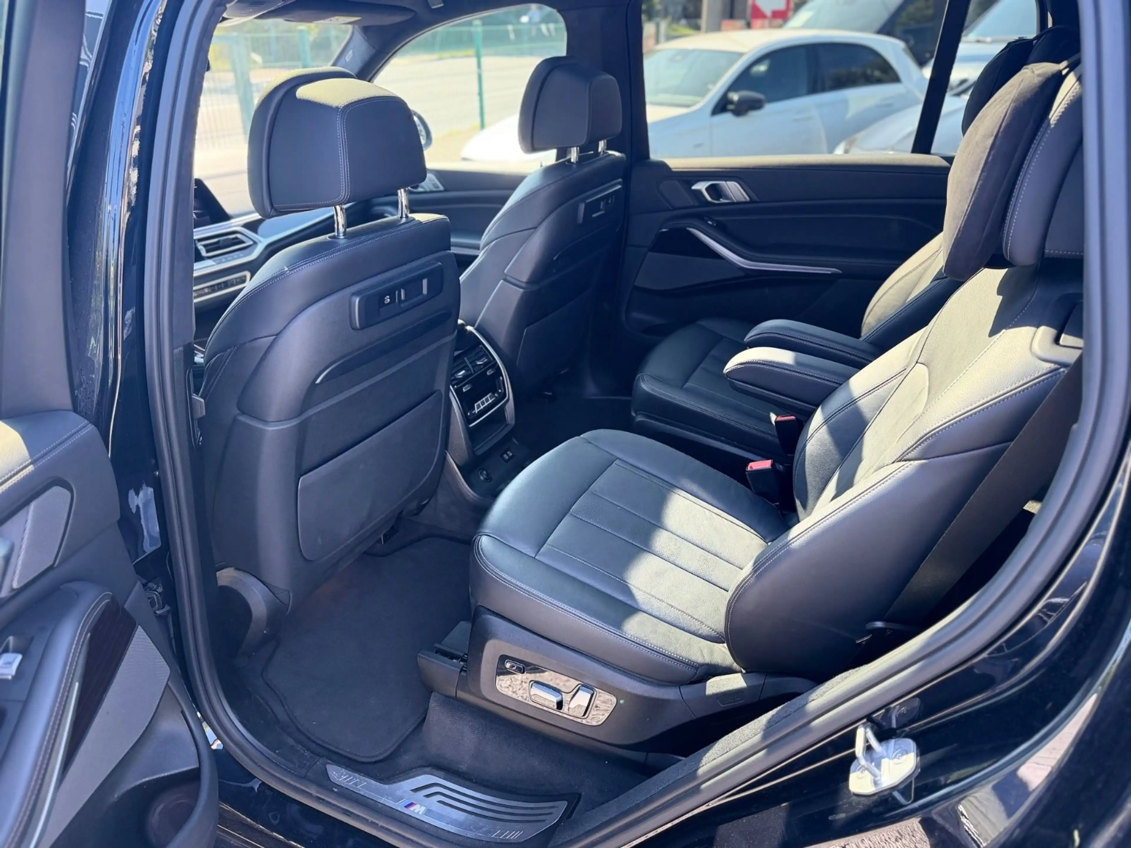 BMW X7 xDrive 30 d M Sport+LED+NAVI+LEDER+PANO+HARMA — photo 14