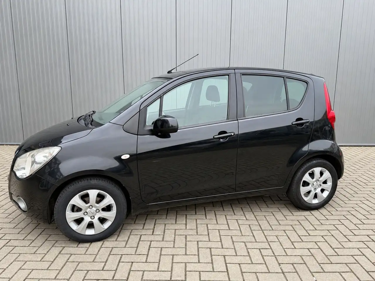 Opel Agila