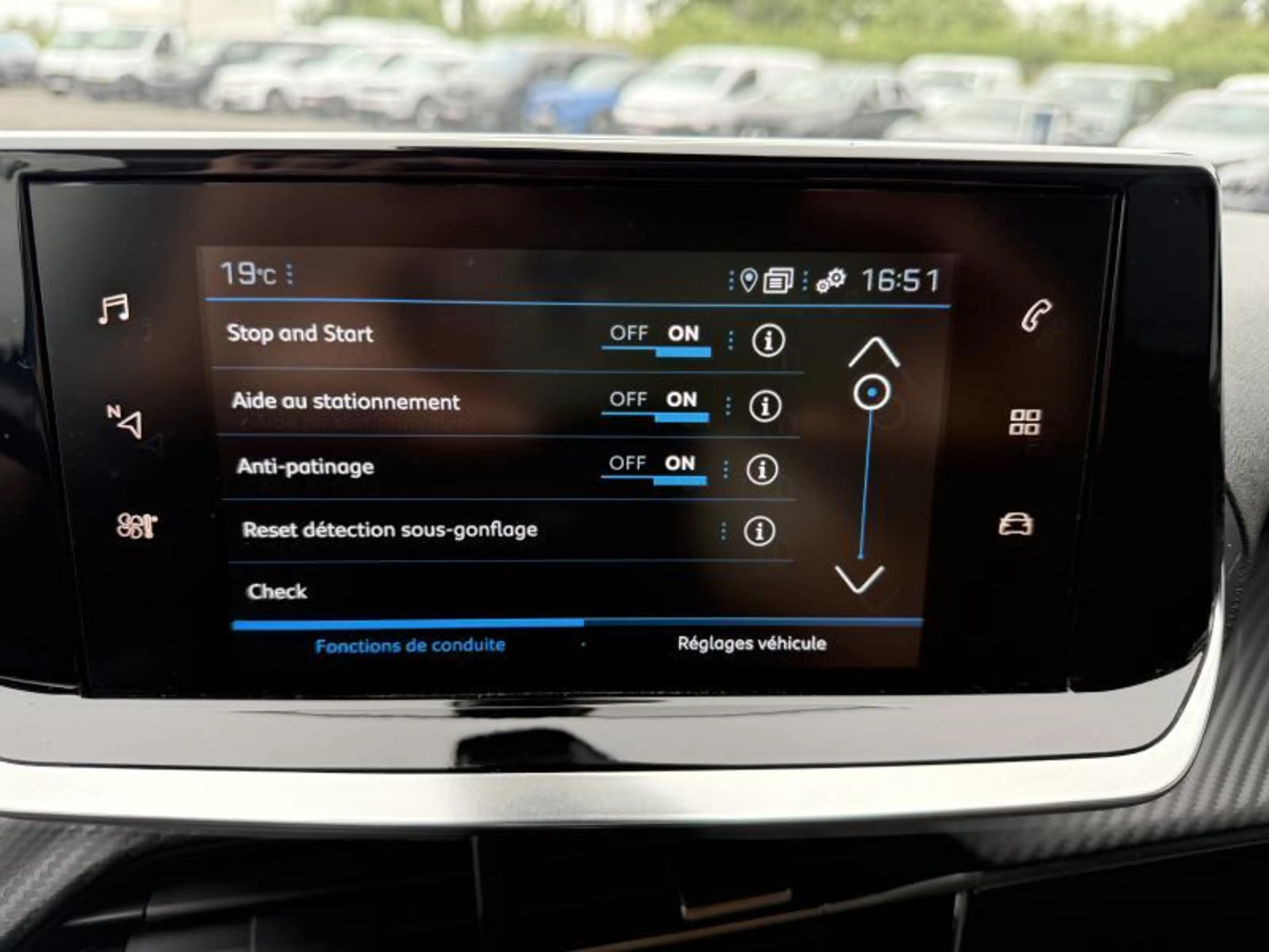 Peugeot 2008 ALLURE — photo 13