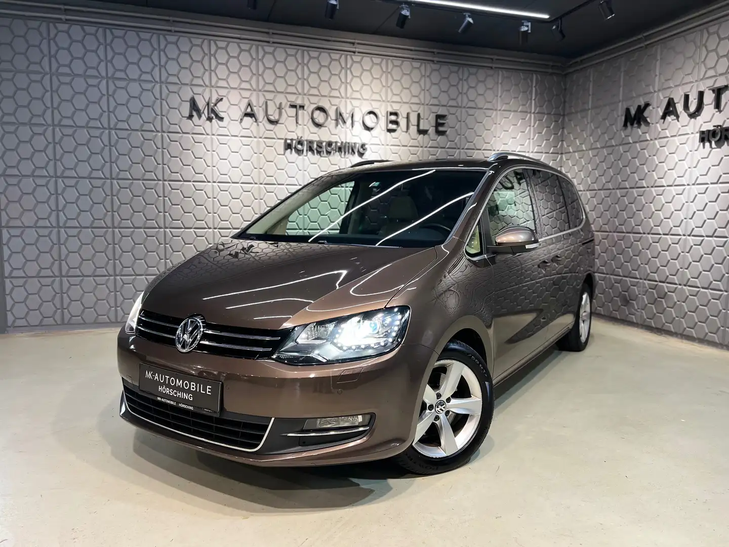Volkswagen Sharan Highline BMT*RFK*AHK*7SITZE*SITZHEIZUNG*PANORAMA* Braun - 1